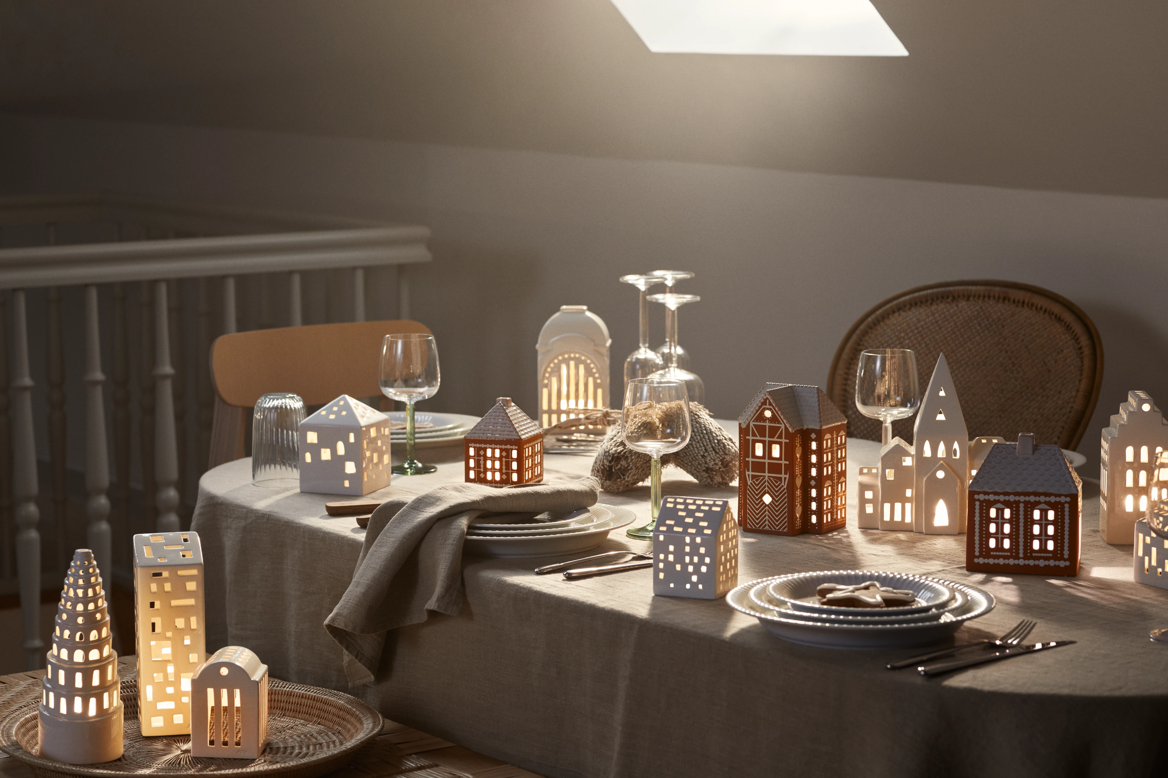 lyshus High building H22 fra Kähler i fargen Hvit, laget av Keramikk