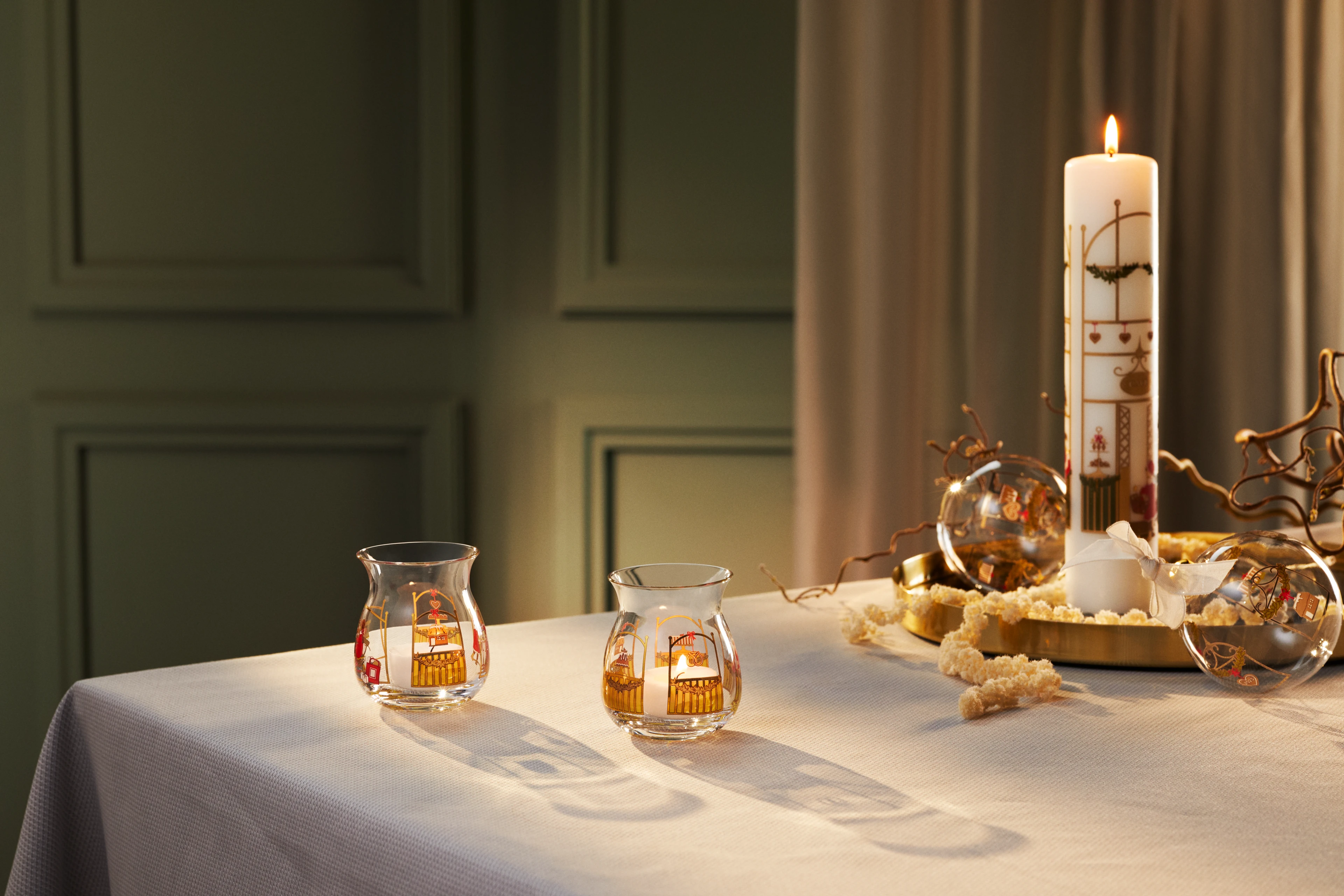 Weihnachtsteelichthalter 2023 H7.5 2 Stck. von Holmegaard in der Farbe Multi, hergestellt aus Glas