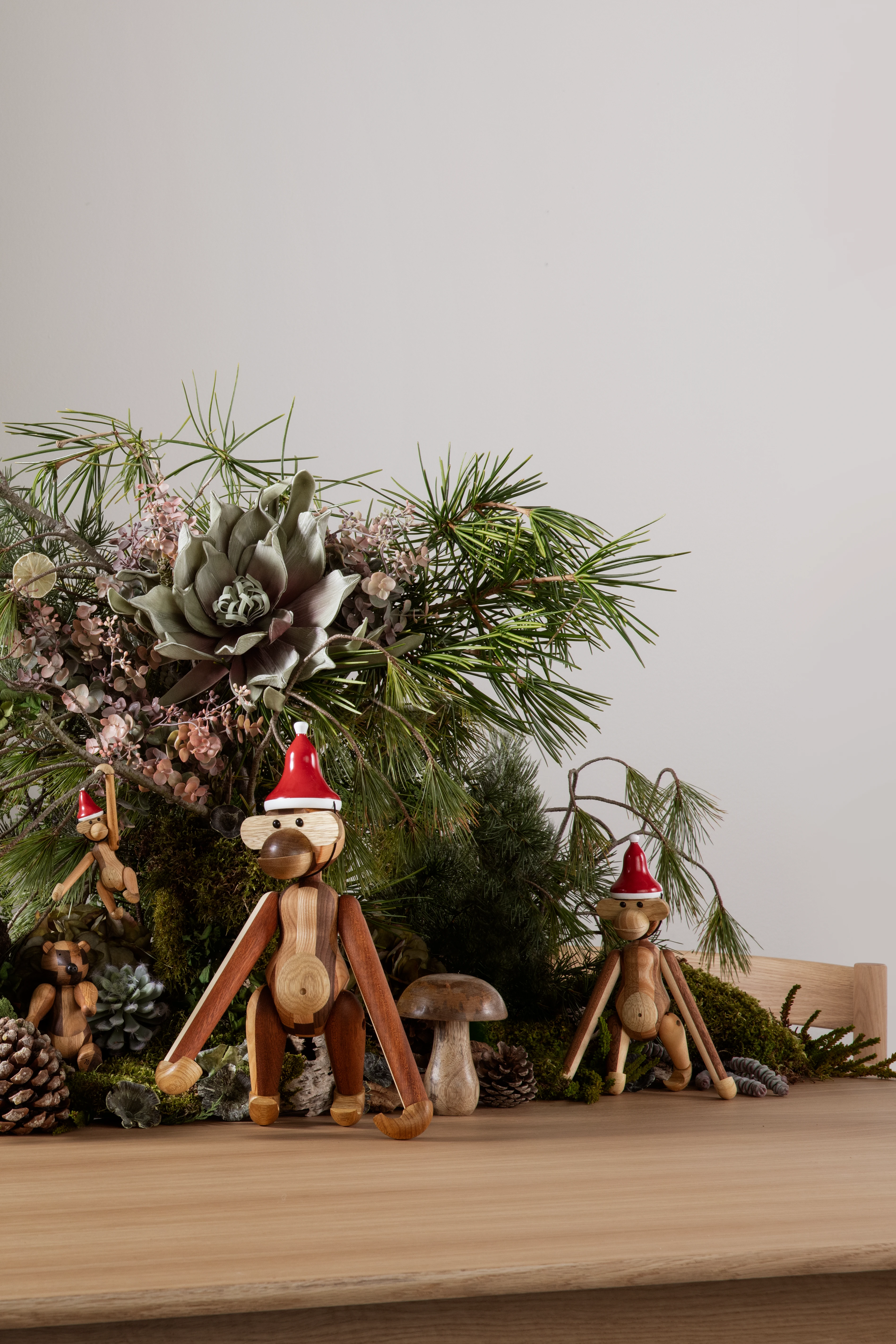 Santa's cap medium from Kay Bojesen in Red/White color, made of Wood