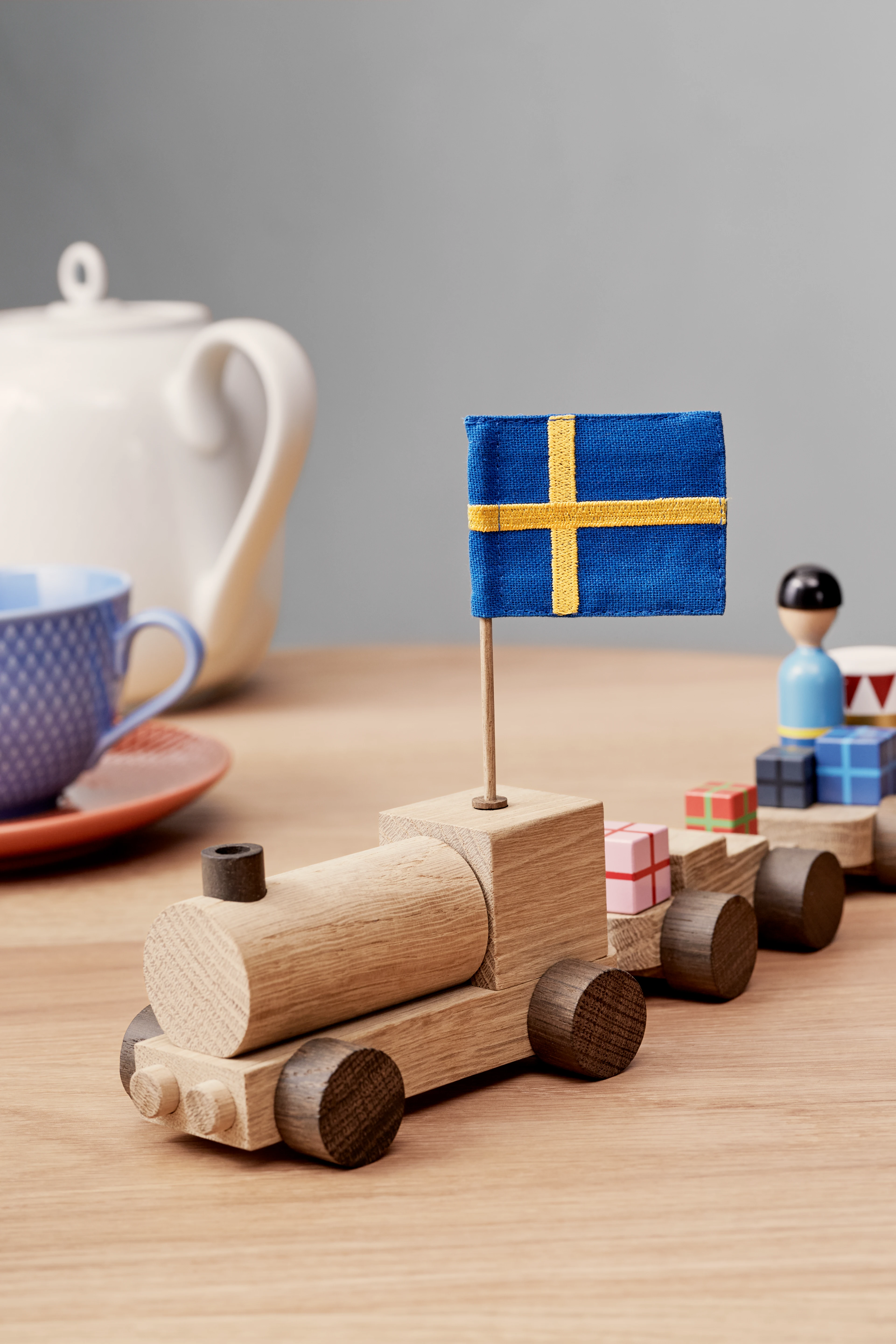 Birthday Train Swedish from Kay Bojesen in Oak/Smoked oak color, made of Wood