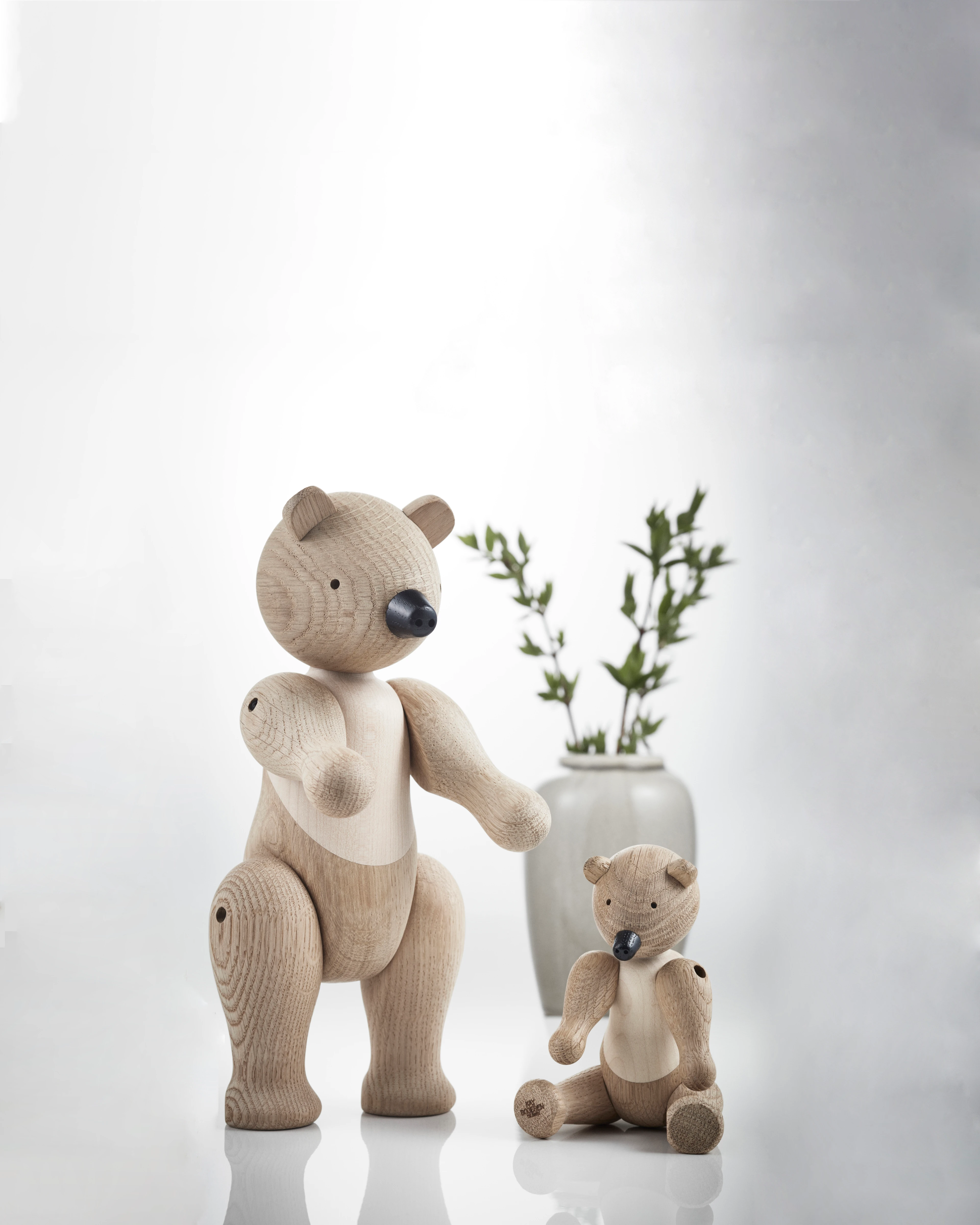 Bear medium from Kay Bojesen in Oak/Maple color, made of Wood