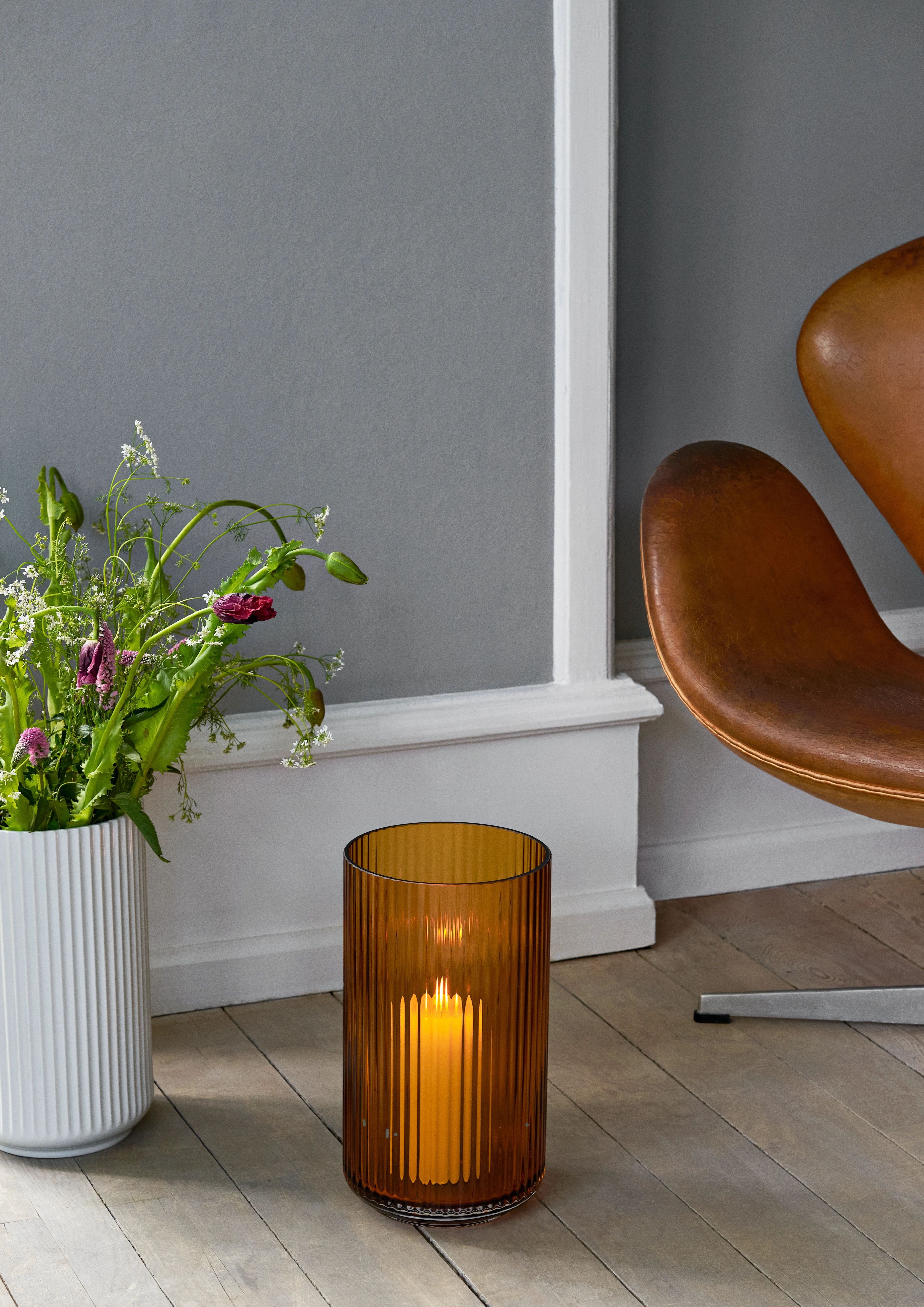 Vas H38 cm från Lyngby Porcelæn i färgen Amber, tillverkad av Glas