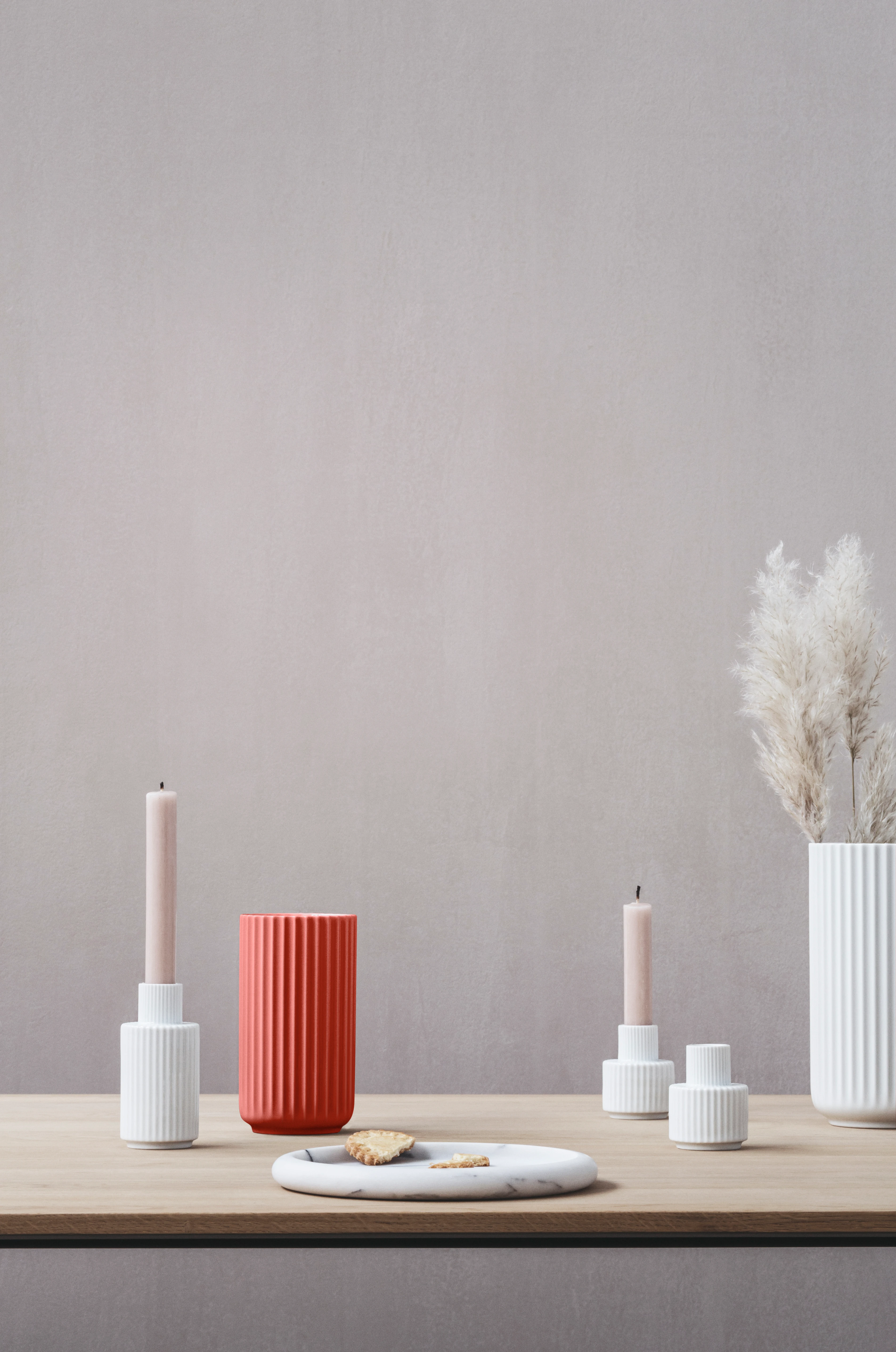 Vase H15.5 cm von Lyngby Porcelæn in der Farbe Rot, hergestellt aus Keramik