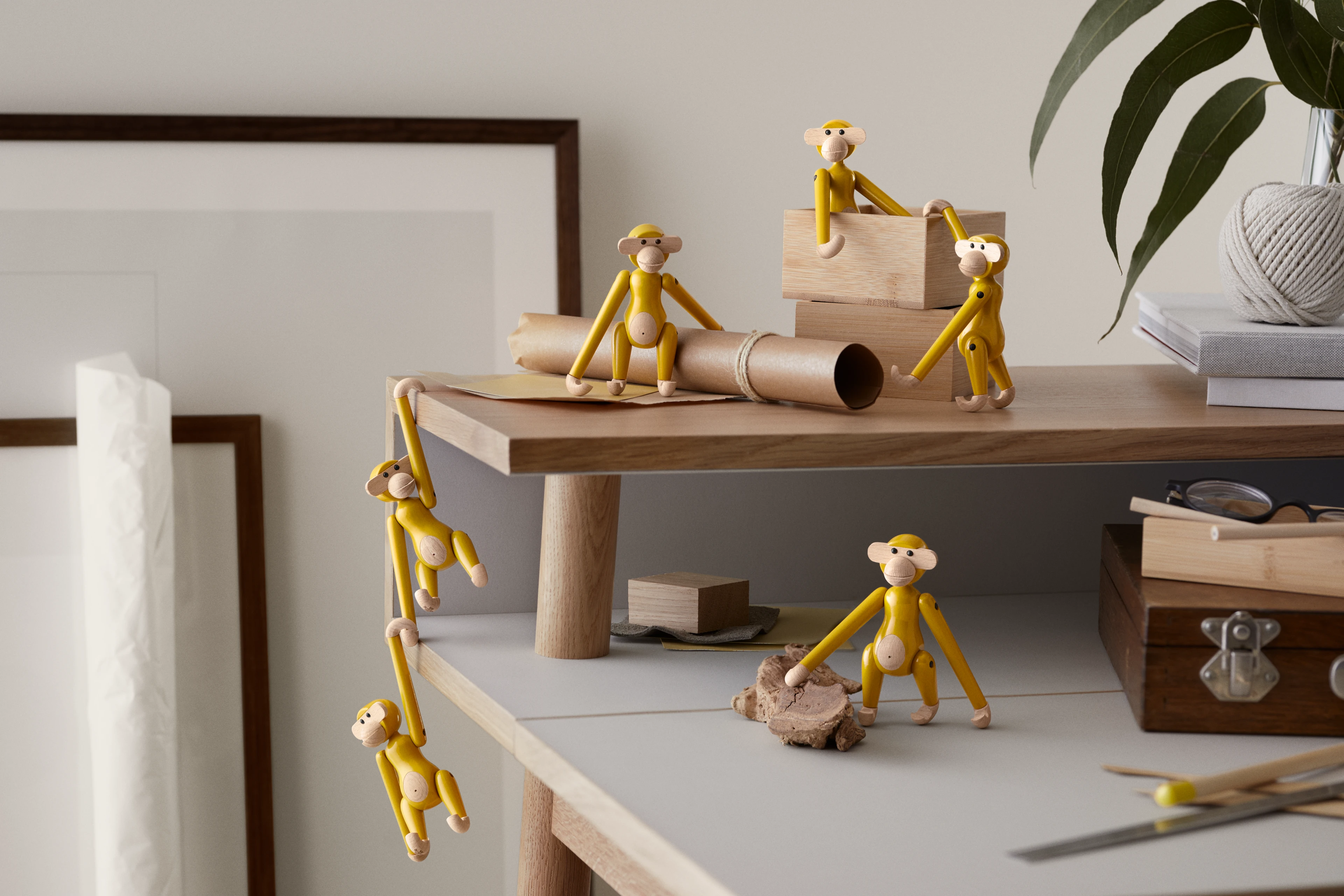 Affe mini von Kay Bojesen in der Farbe Vintage Gelb, hergestellt aus Holz