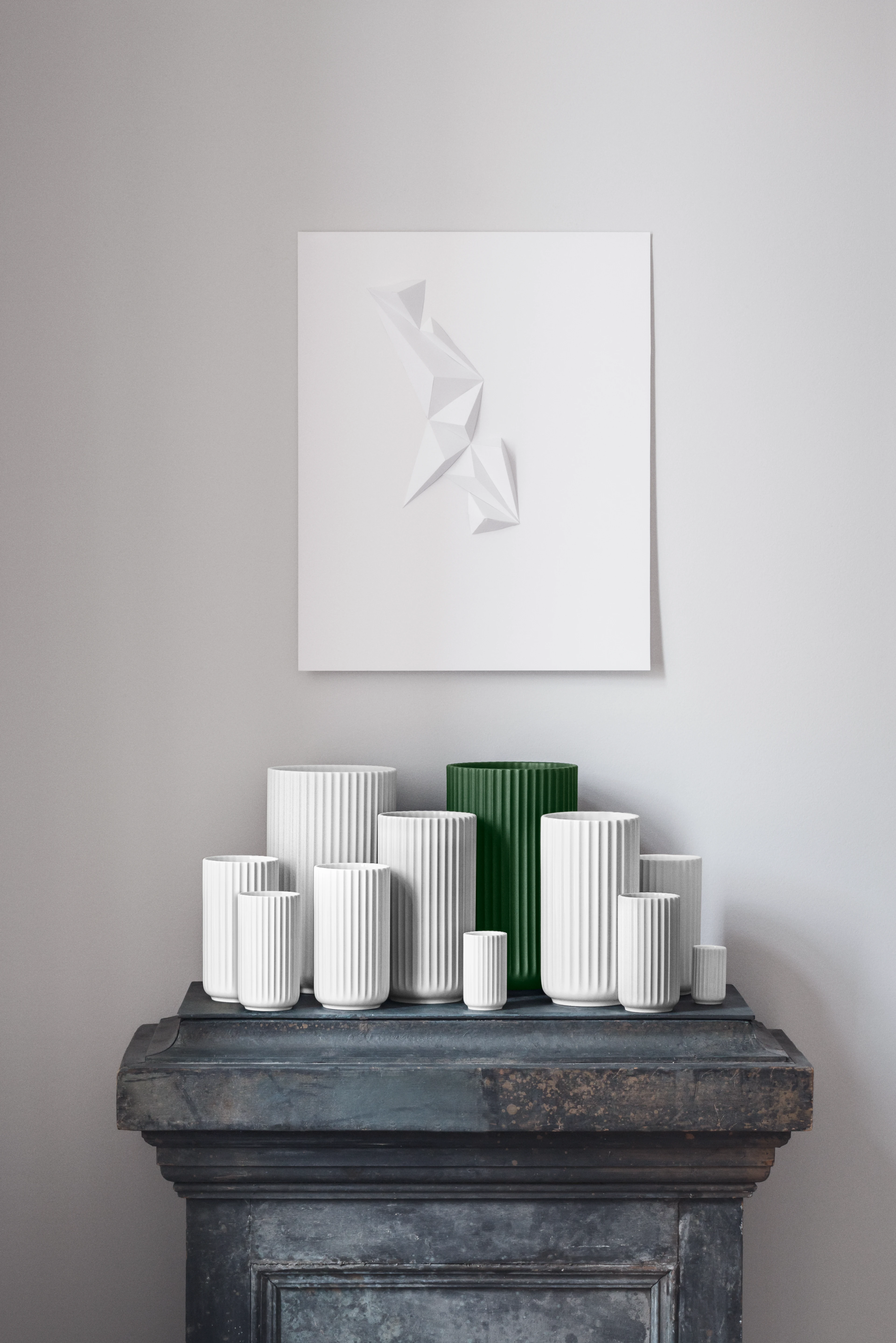 Vas H31 cm från Lyngby Porcelæn i färgen Mörkgrön, tillverkad av Keramik