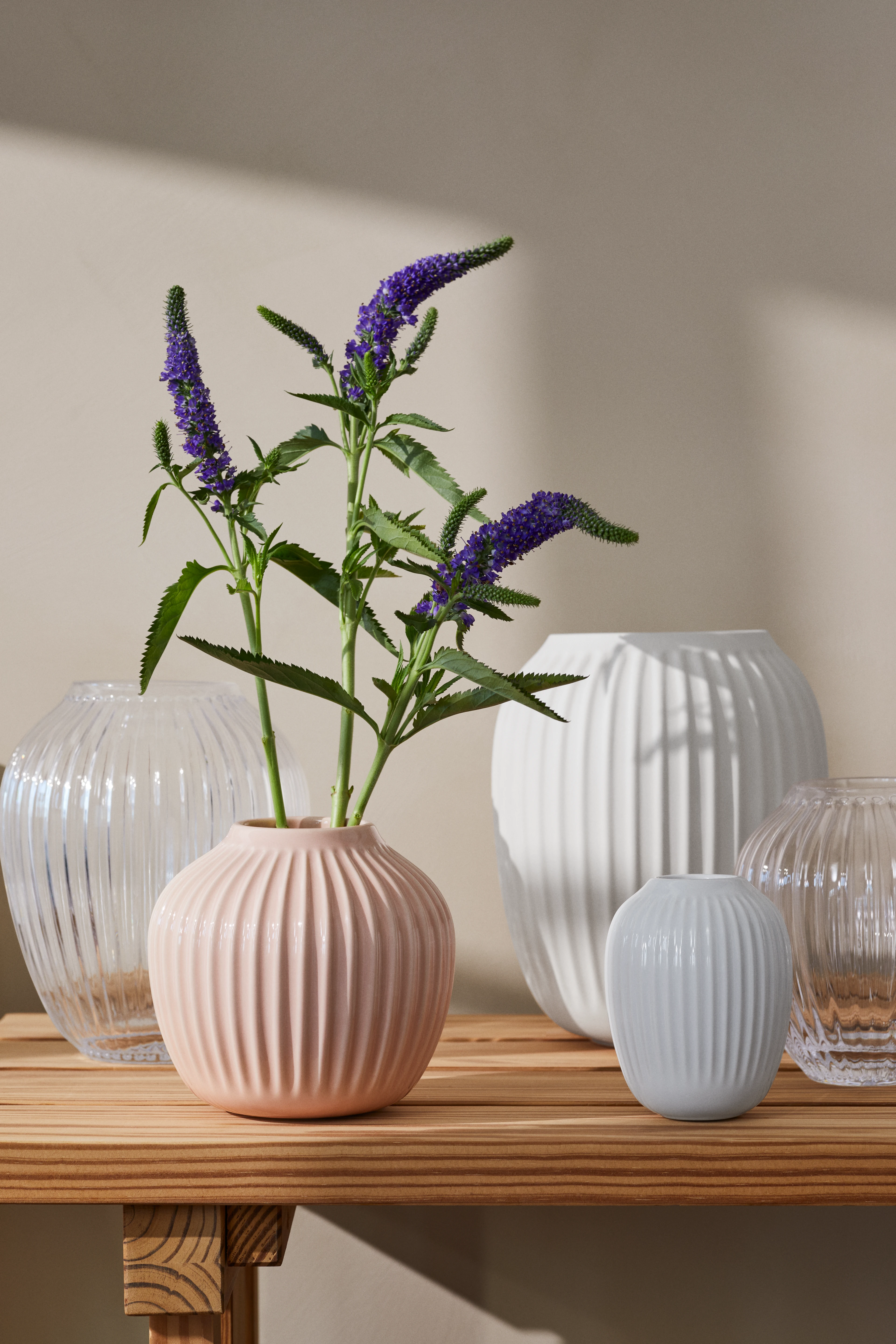 Vase H13 cm from Kähler in Rose color, made of Ceramics