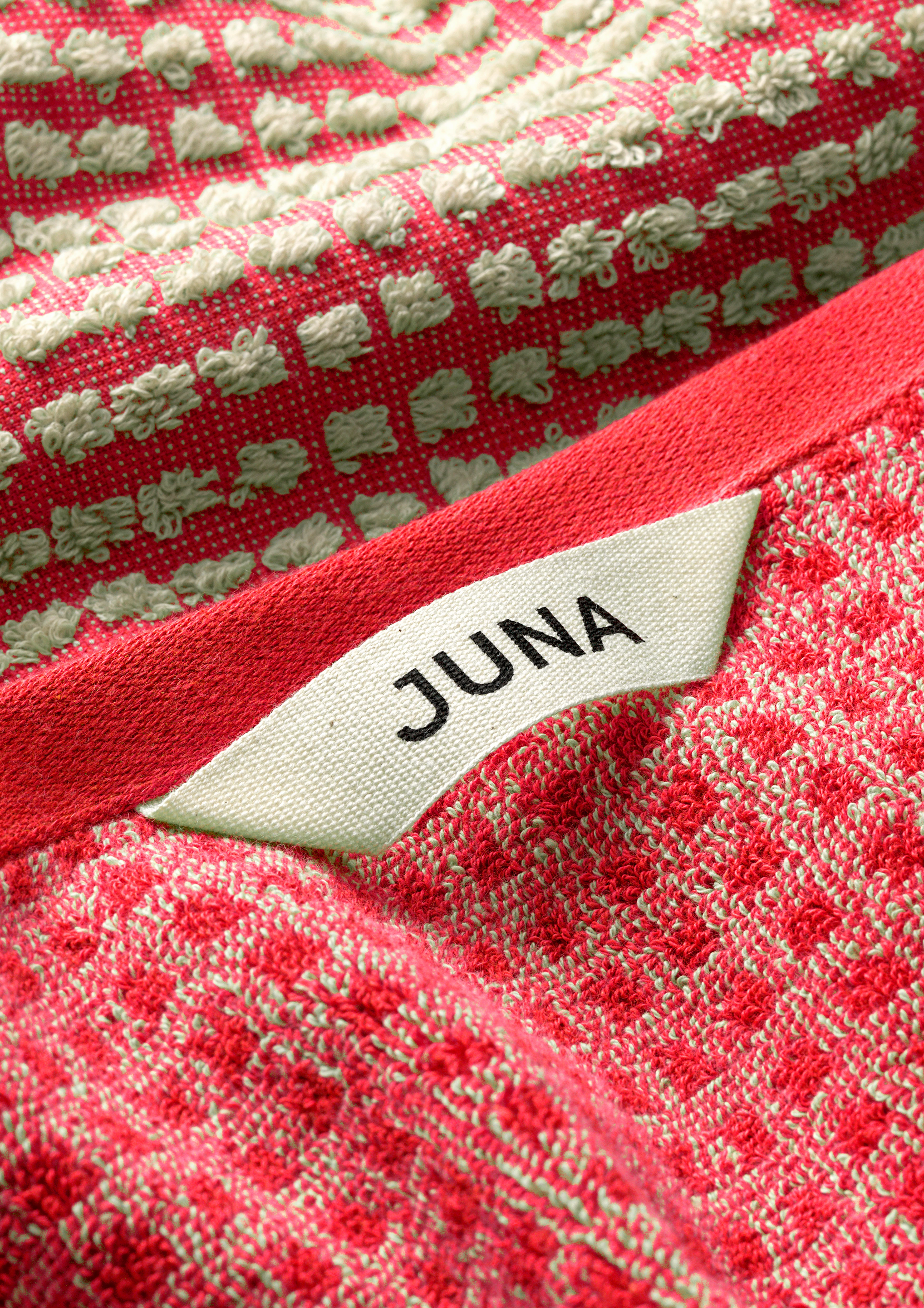 Towel 70x140 cm from JUNA in Red/Sand color, made of Cotton