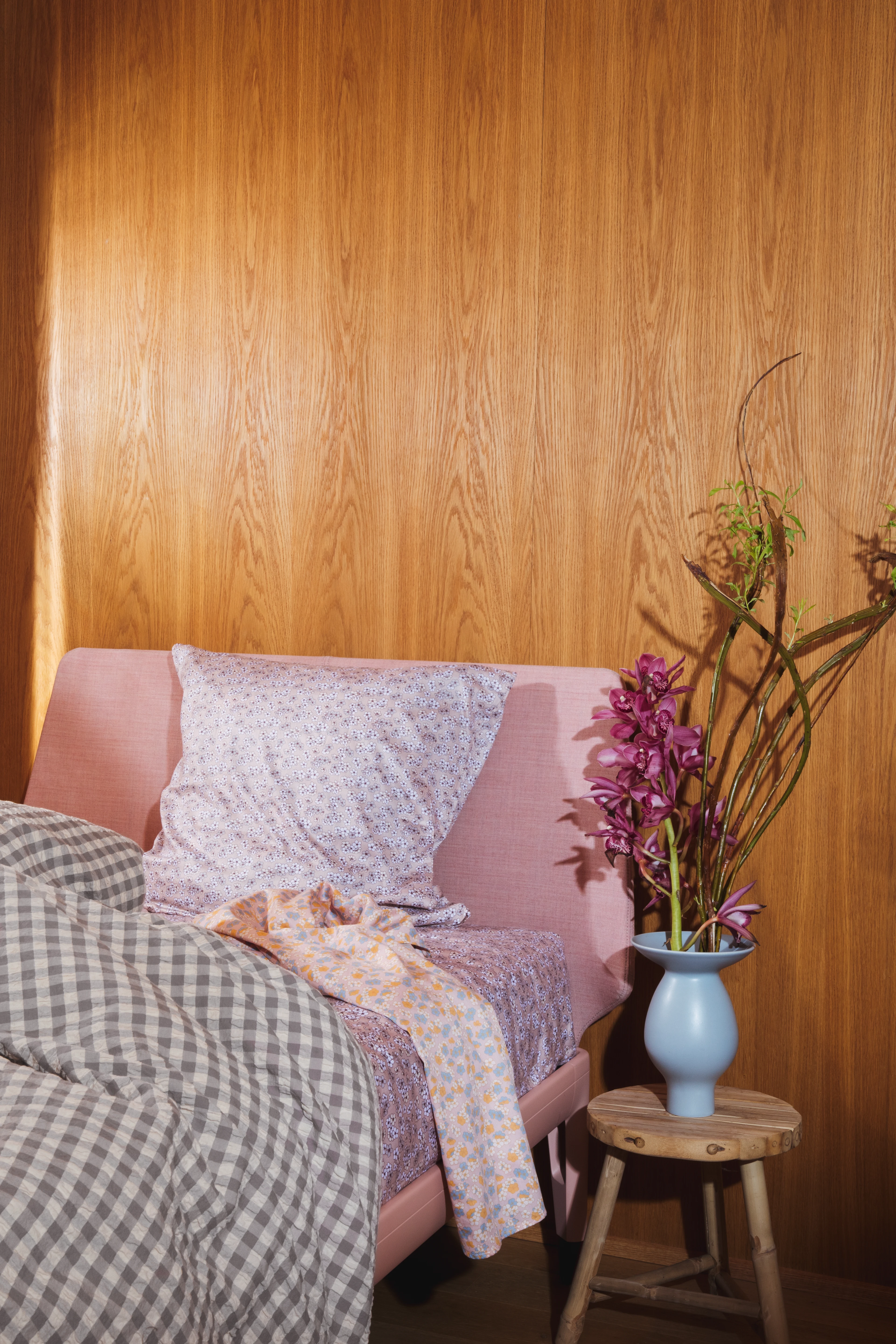 Sengetøj 140x200 cm fra JUNA i farven Grå/Birk, lavet af Bomuld