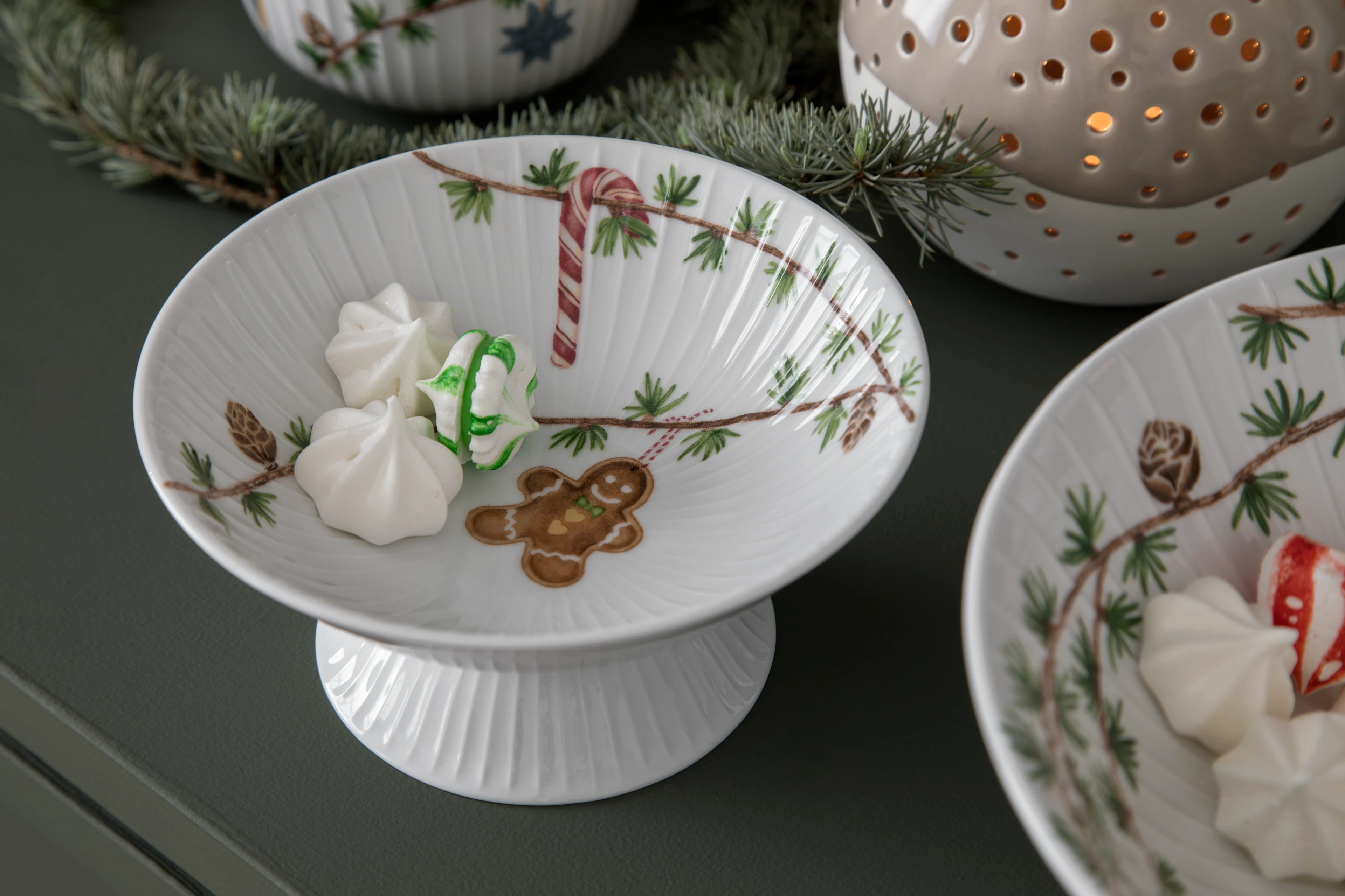 Bowl on stand Ø16 cm from Kähler  in White w. deco color, made of Ceramics