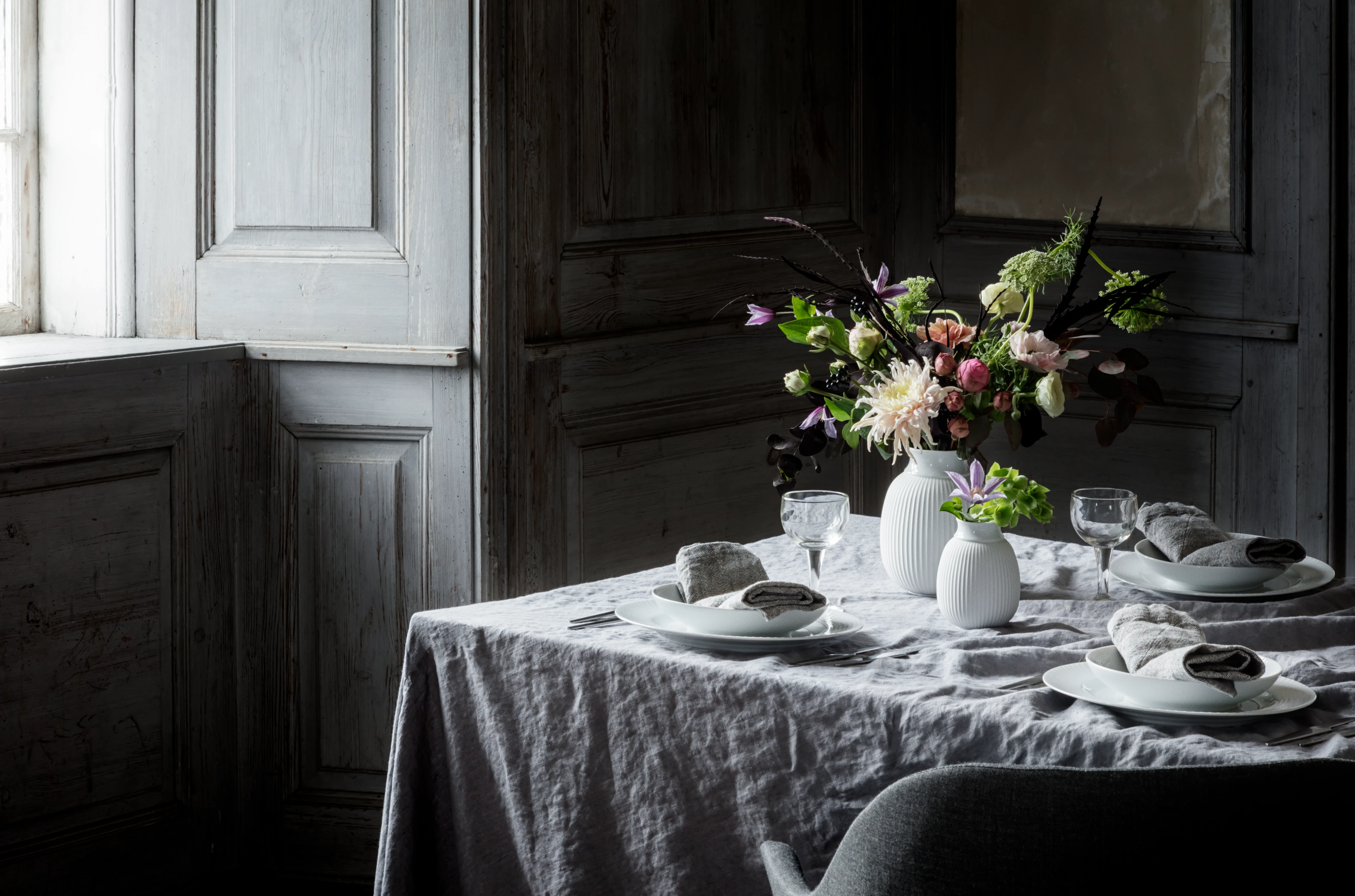 Vase H17.5 cm fra Lyngby Porcelæn i farven Hvid, lavet af Keramik