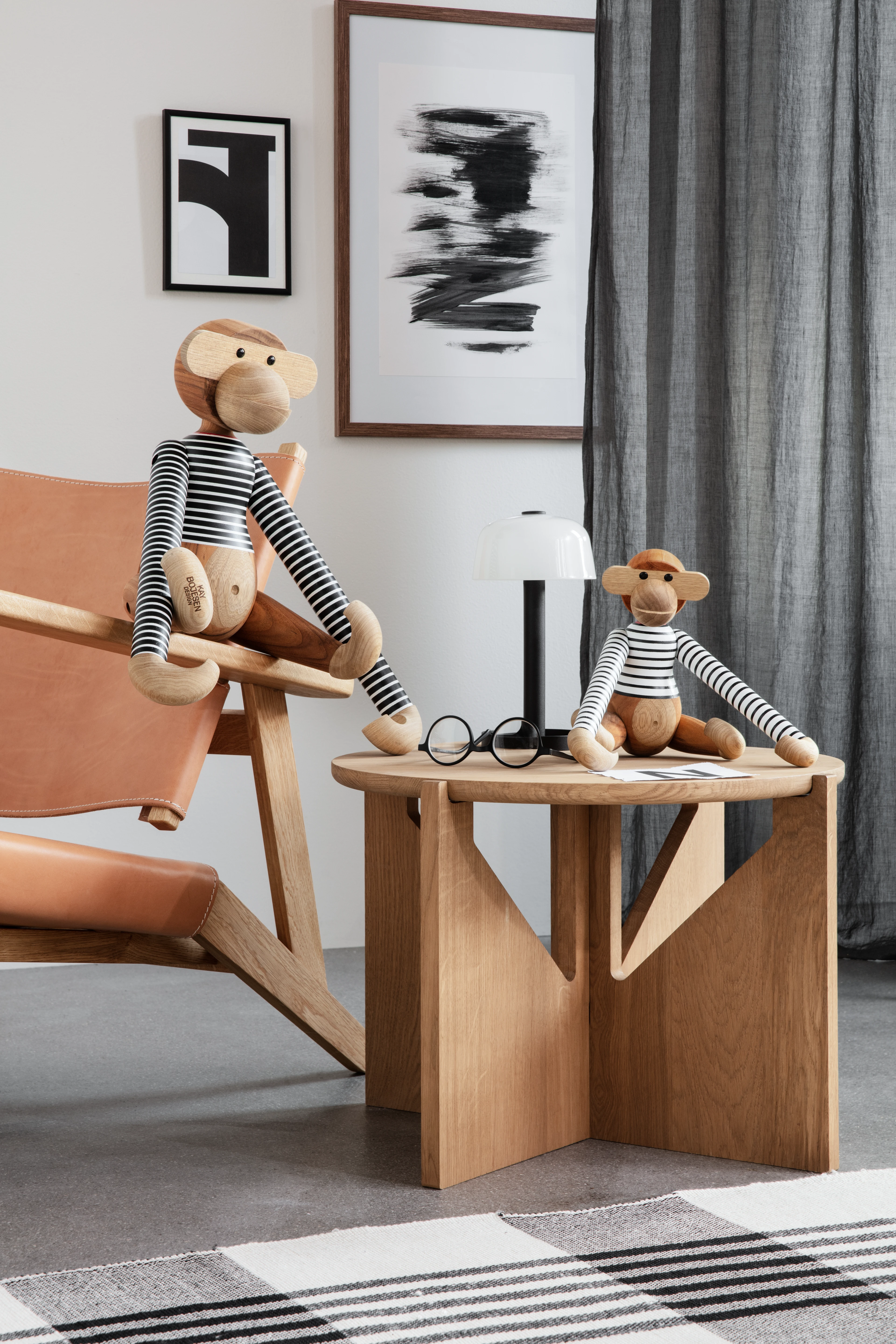x Nørgaard paa Strøget Monkey medium from Kay Bojesen in White/Black color, made of Wood