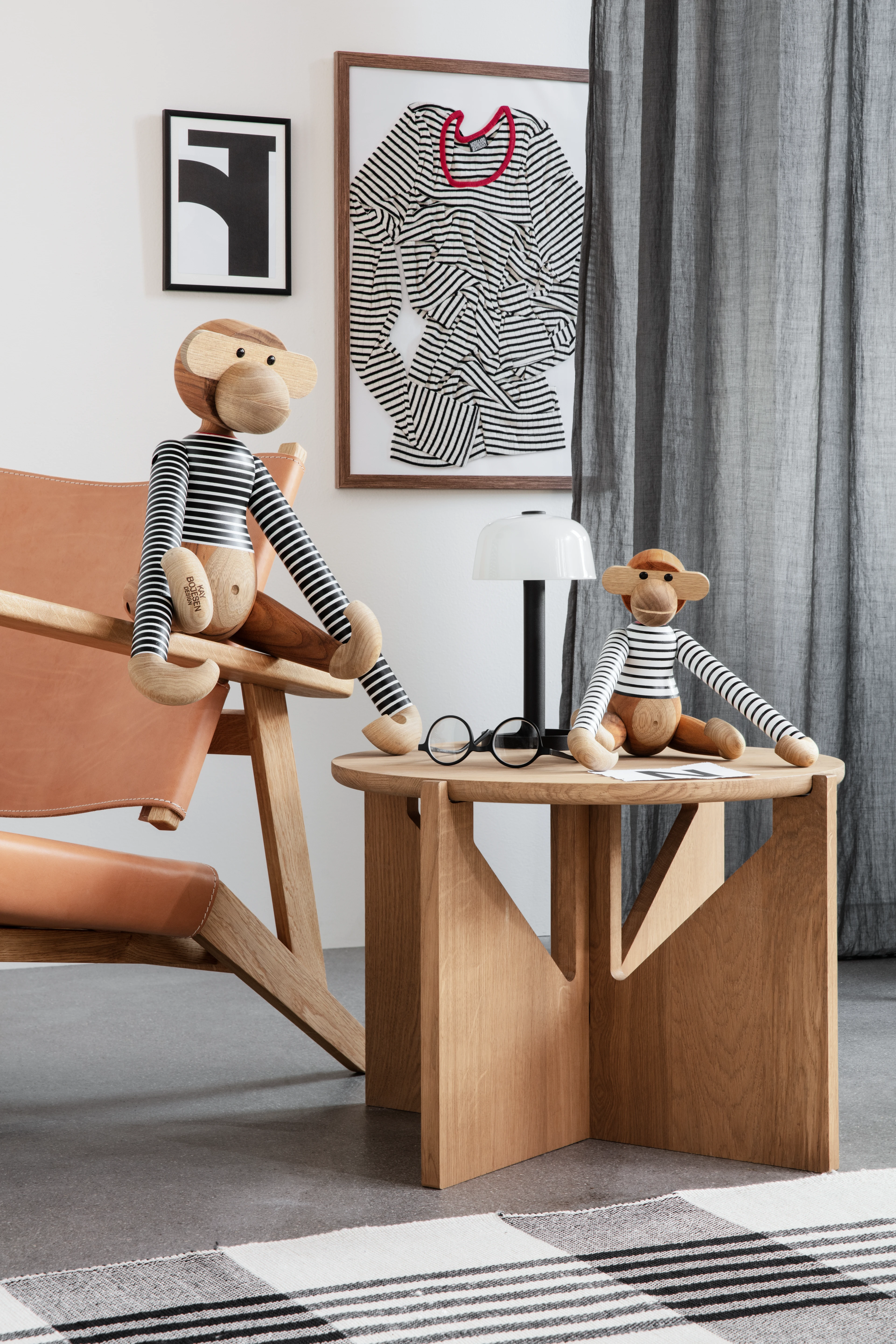 x Nørgaard paa Strøget Monkey large from Kay Bojesen in Black/White color, made of Wood