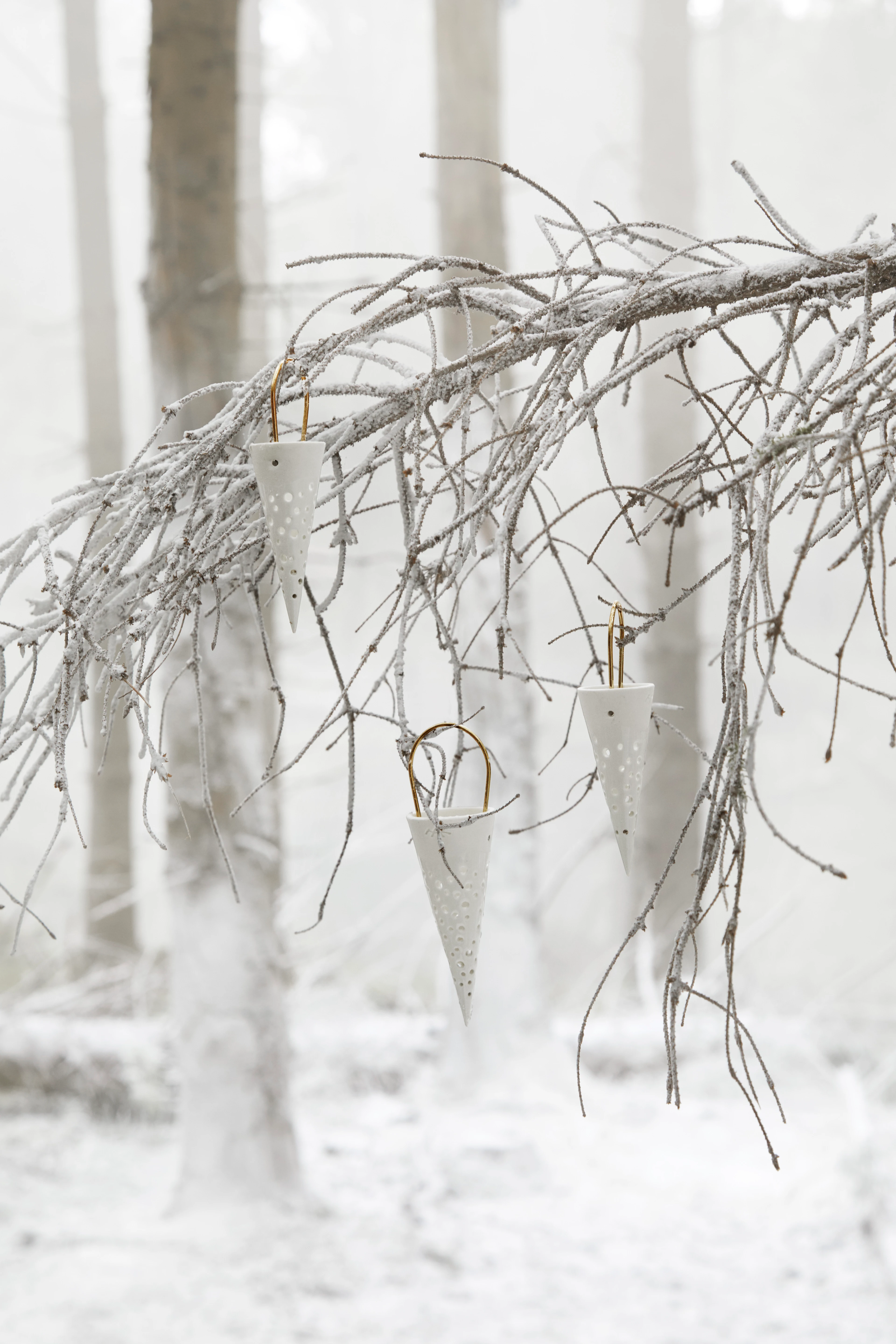Julstrut H15.5 cm från Kähler i färgen Snövit, tillverkad av Keramik