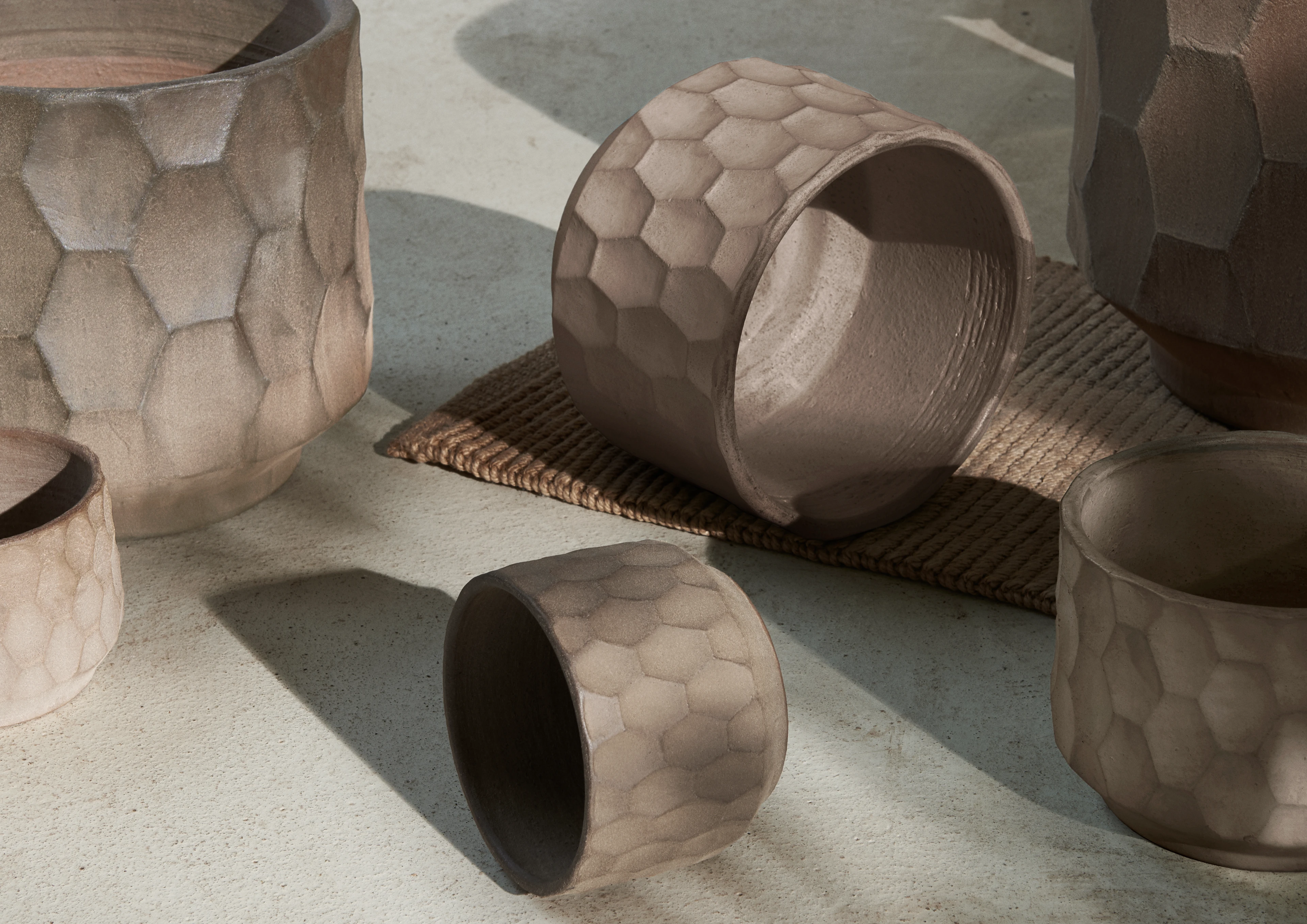 Blomsterpotte Ø16.5 cm fra Kähler i fargen Lys sand, laget av Keramikk