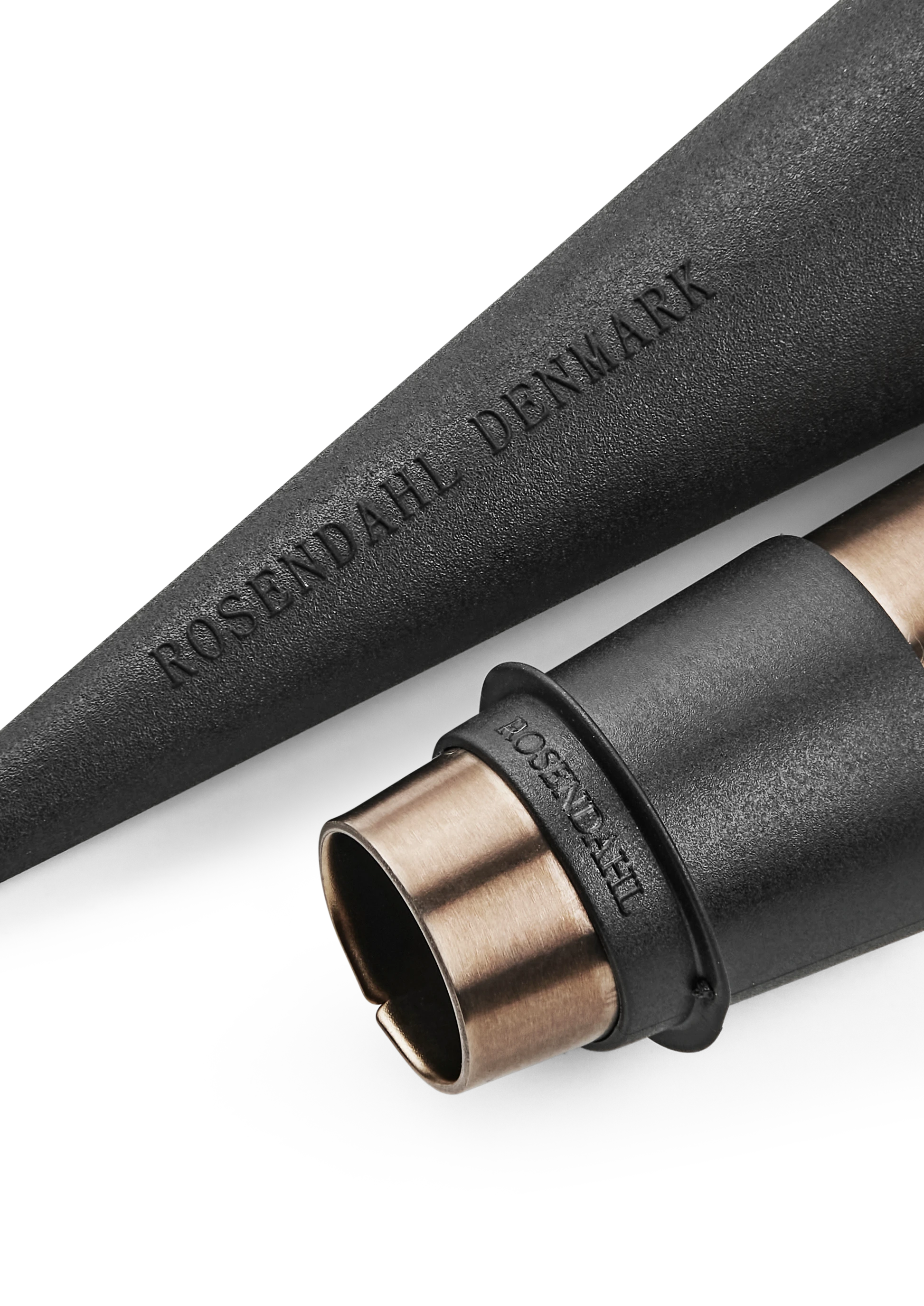 Wine stopper and Pourer 2 pcs. from Rosendahl in Black/Patinated steel color, made of Metal