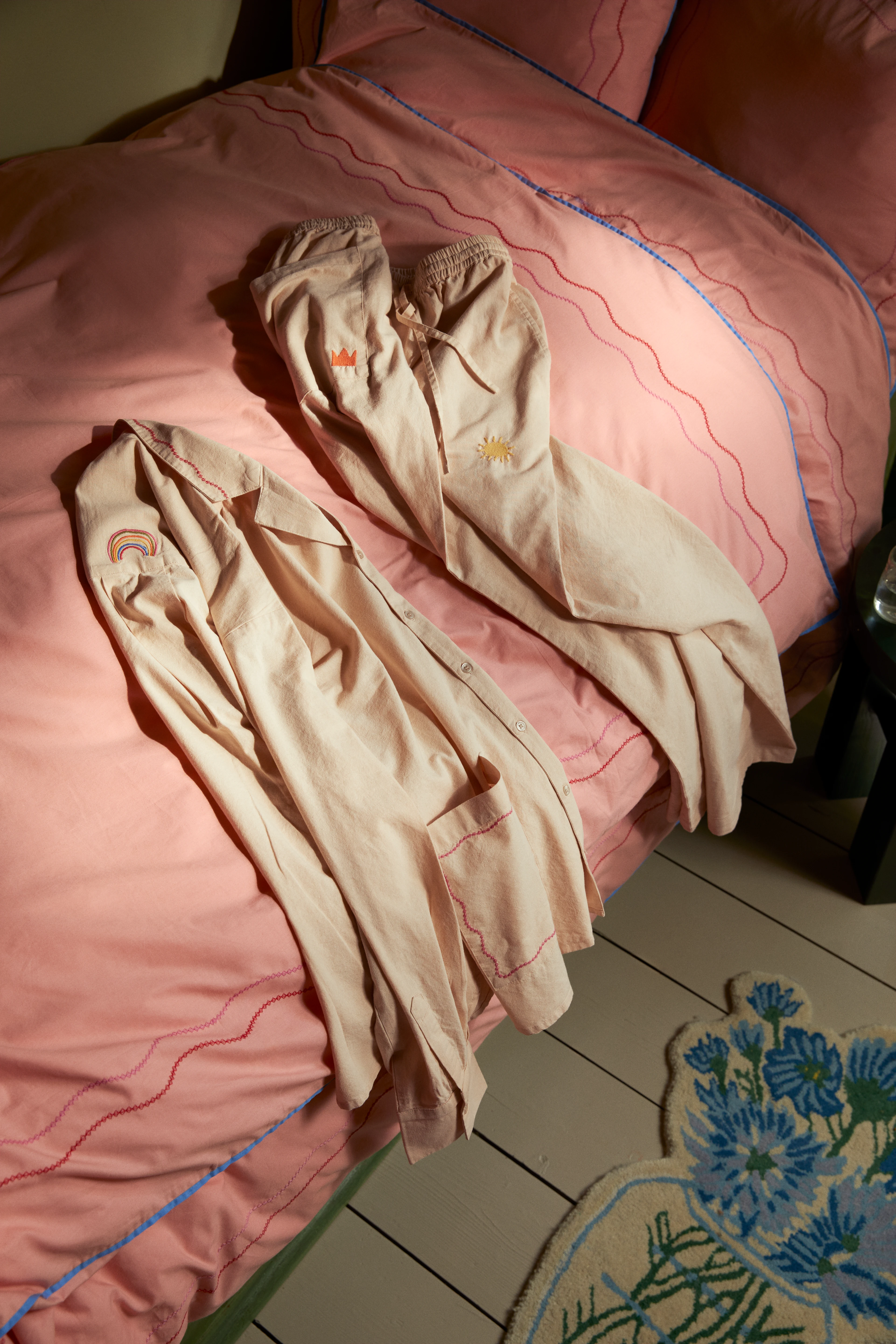 Sofie Shirt M/L från JUNA i färgen Sand, tillverkad av Bomull