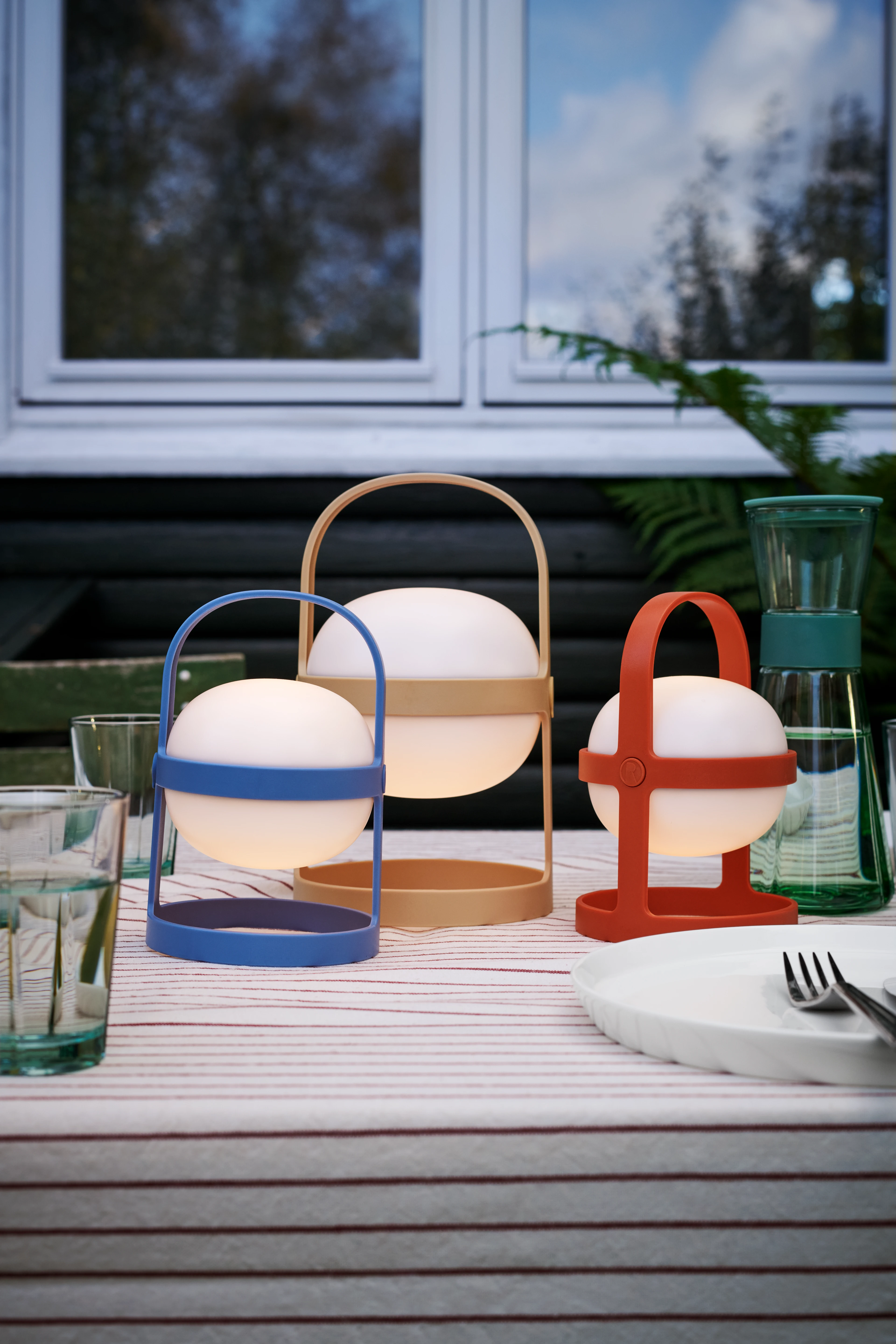 Solar Circular H25 from Rosendahl in Wheat color, made of Plastic