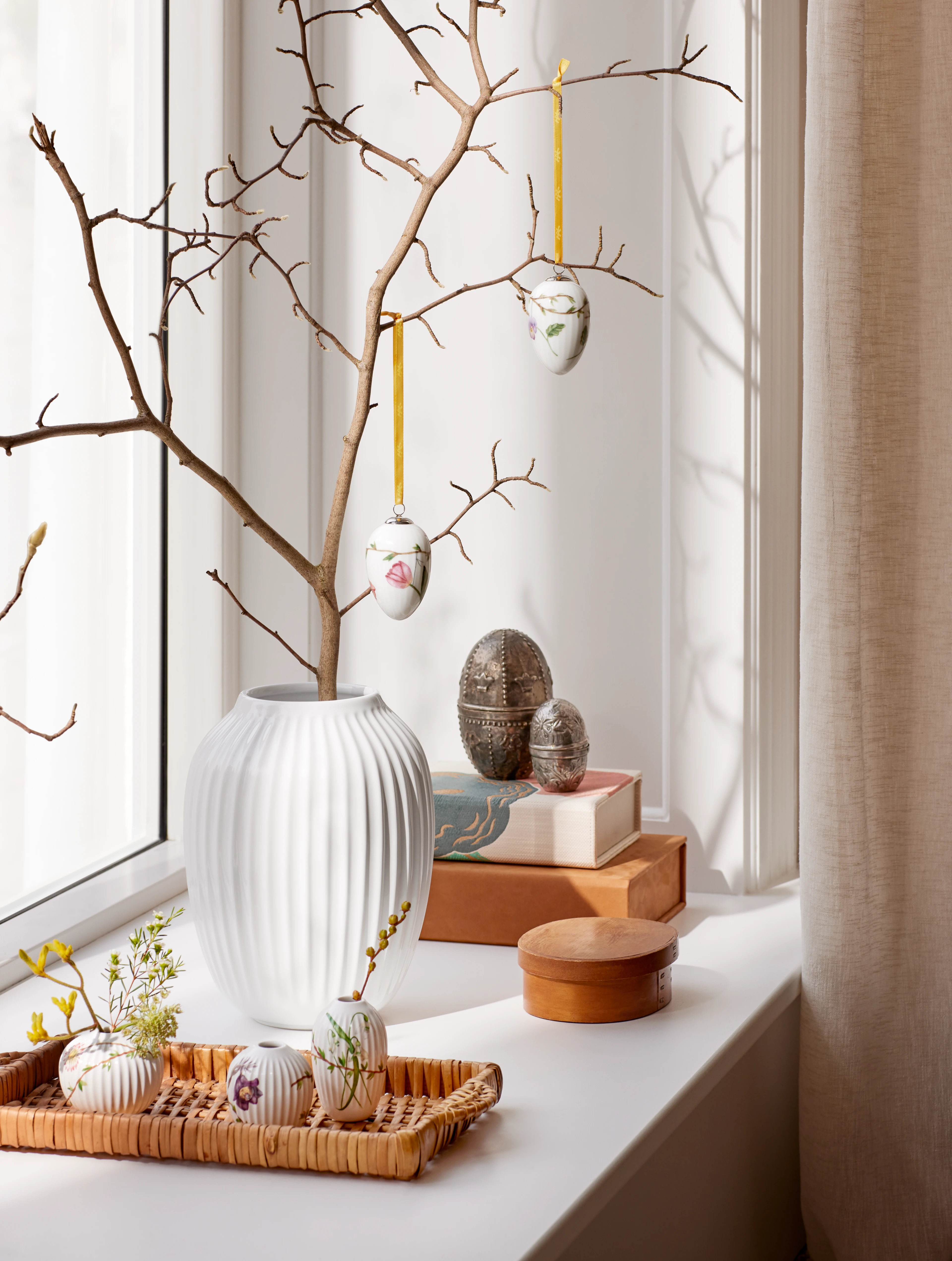 Vase miniature 3 stk. fra Kähler i farven Hvid m. deko, lavet af Keramik