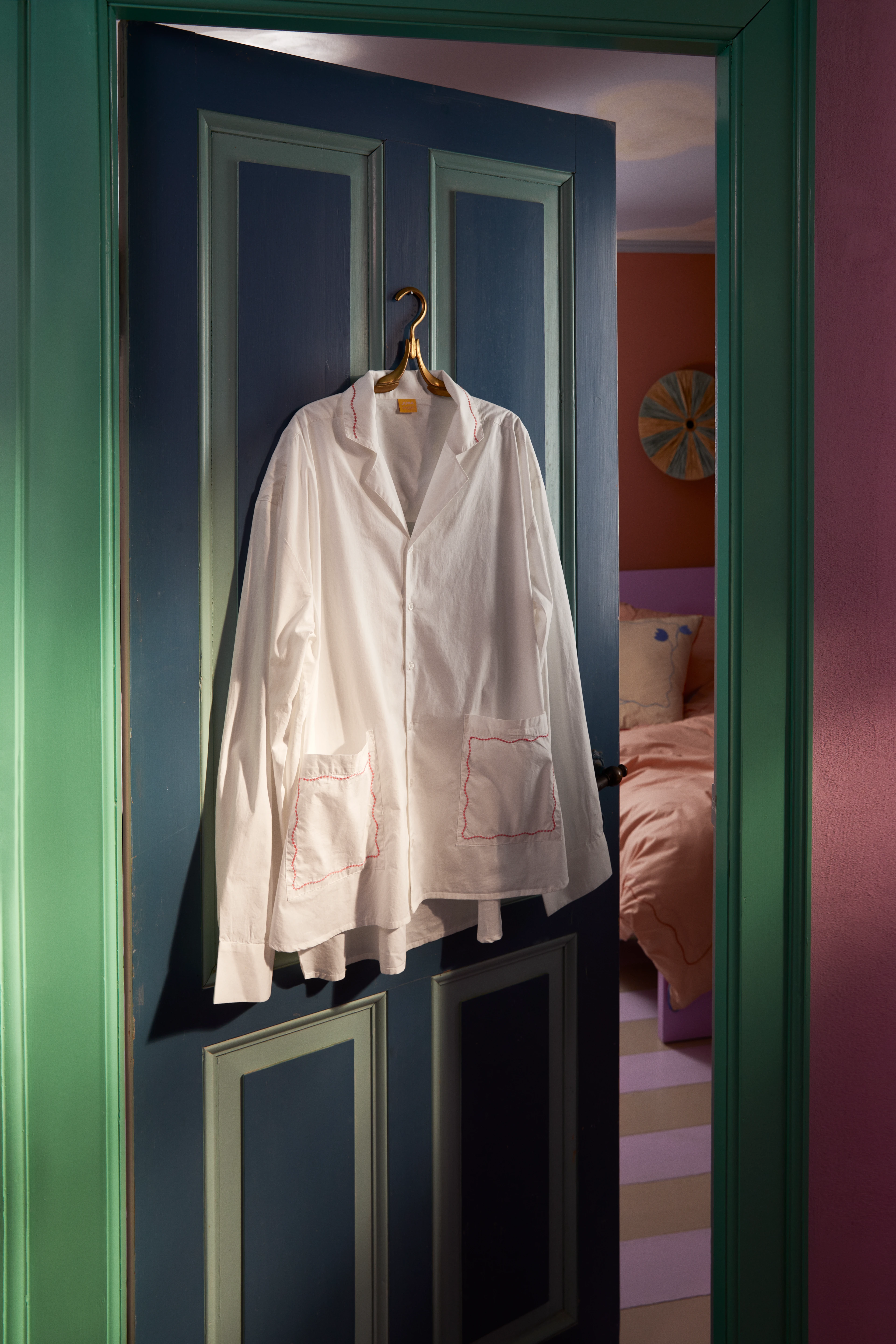 Sofie Shirt M/L från JUNA i färgen Vit, tillverkad av Bomull