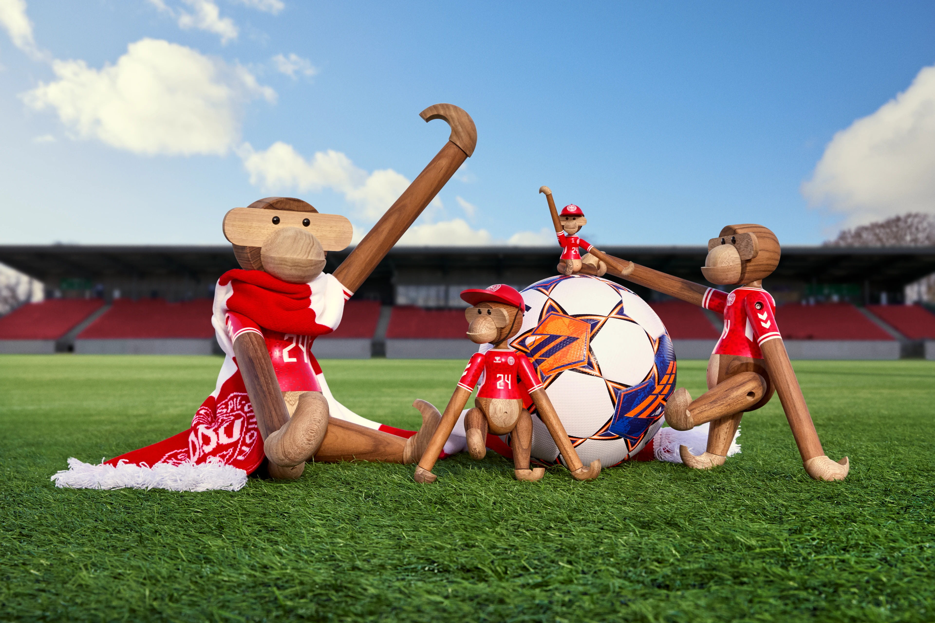 Mössa x DBU liten från Kay Bojesen i färgen Röd, tillverkad av Trä