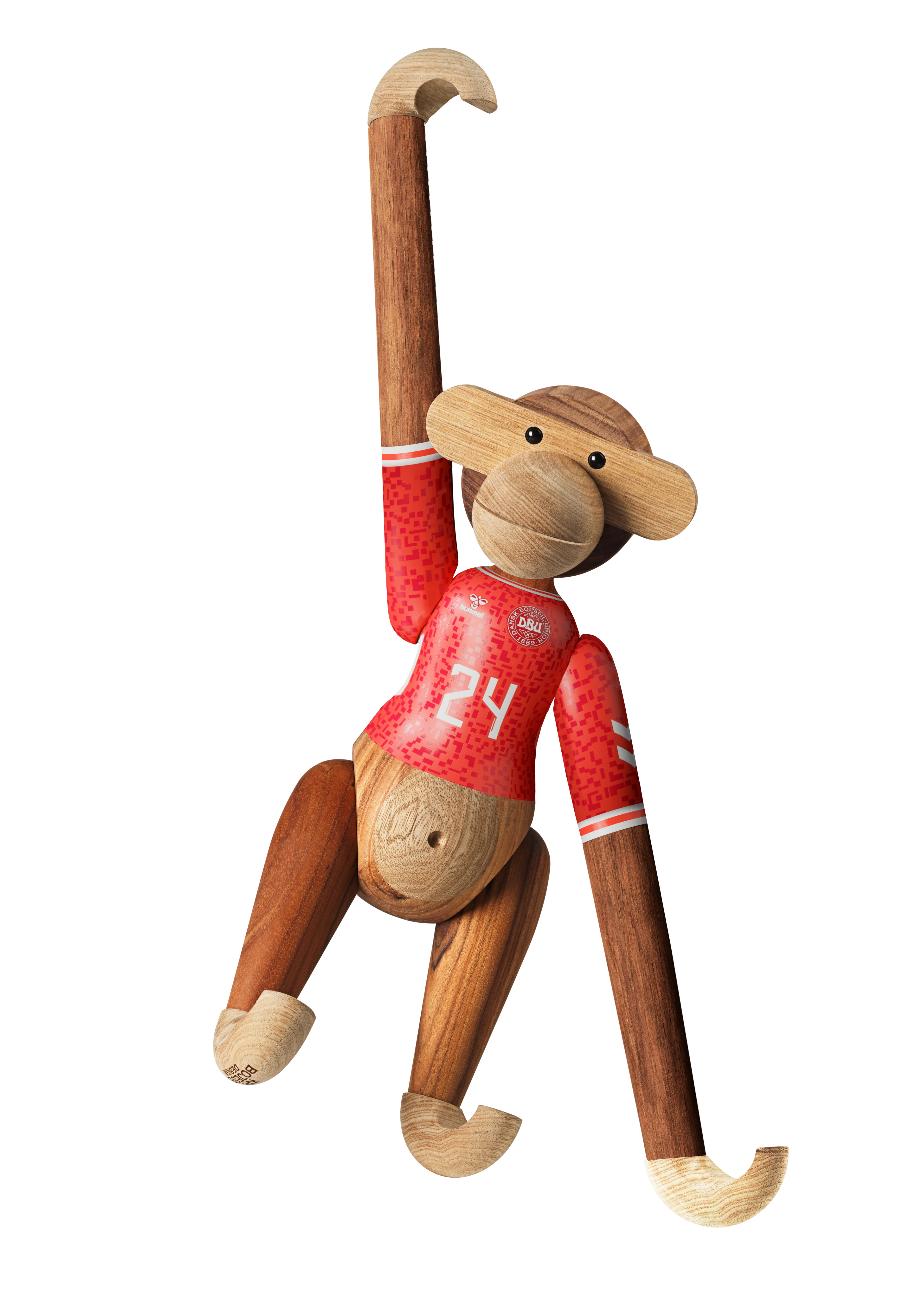 x DBU Herre Apa 2024 stor från Kay Bojesen i färgen Teak/Limba, tillverkad av Trä