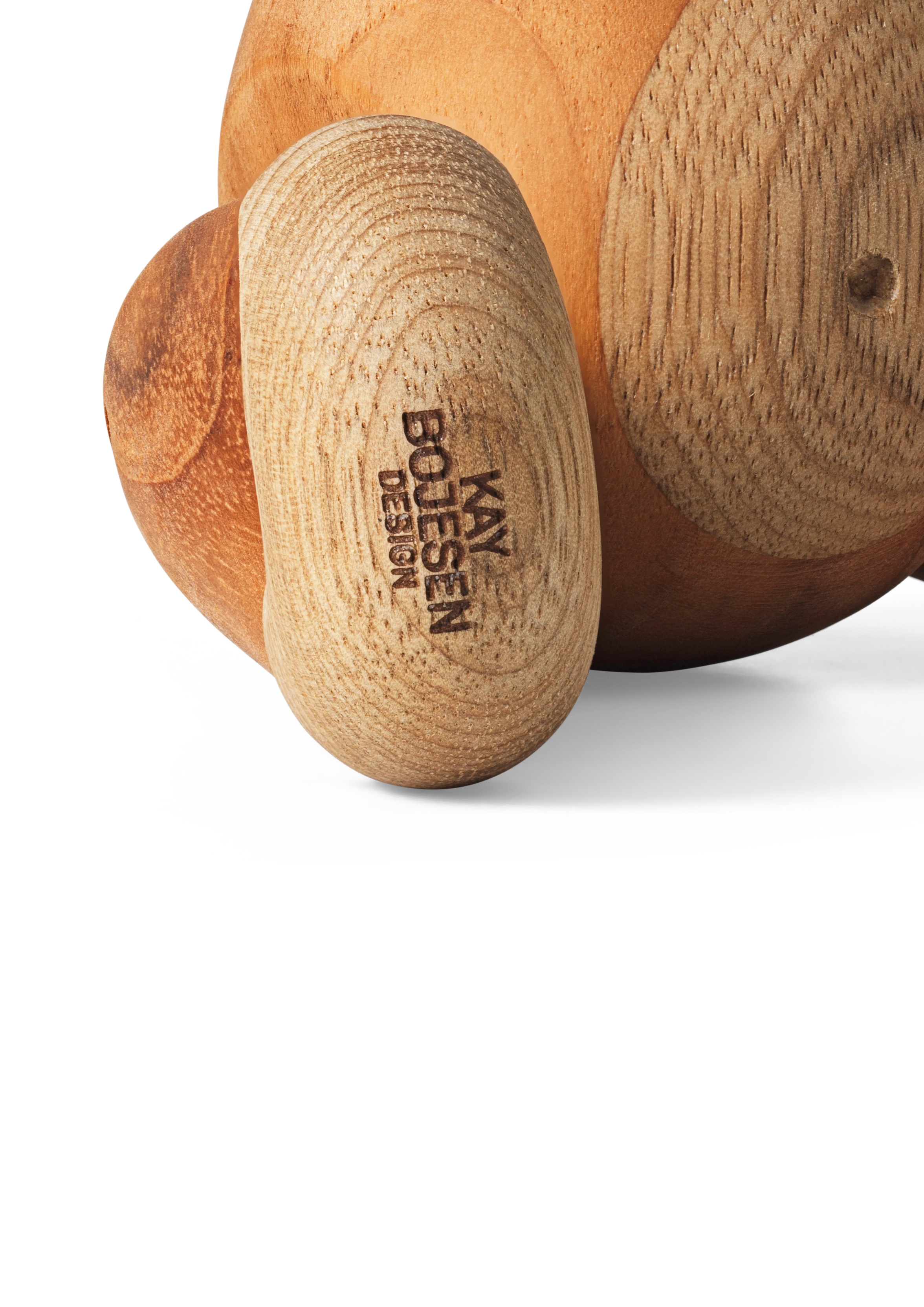 x DBU Frau Affe 2024 mittel von Kay Bojesen in der Farbe Teak/Limba, hergestellt aus Holz