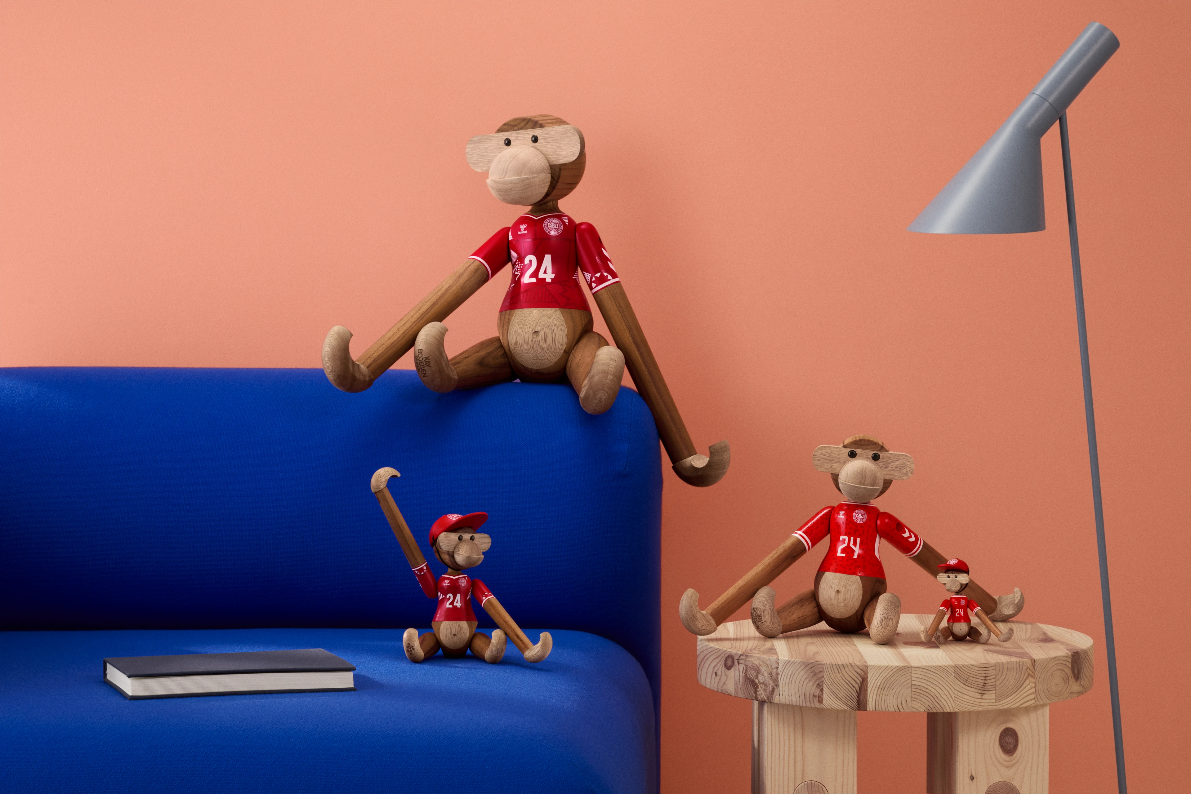 x DBU Man Monkey 2024 medium from Kay Bojesen in Teak/Limba color, made of Wood