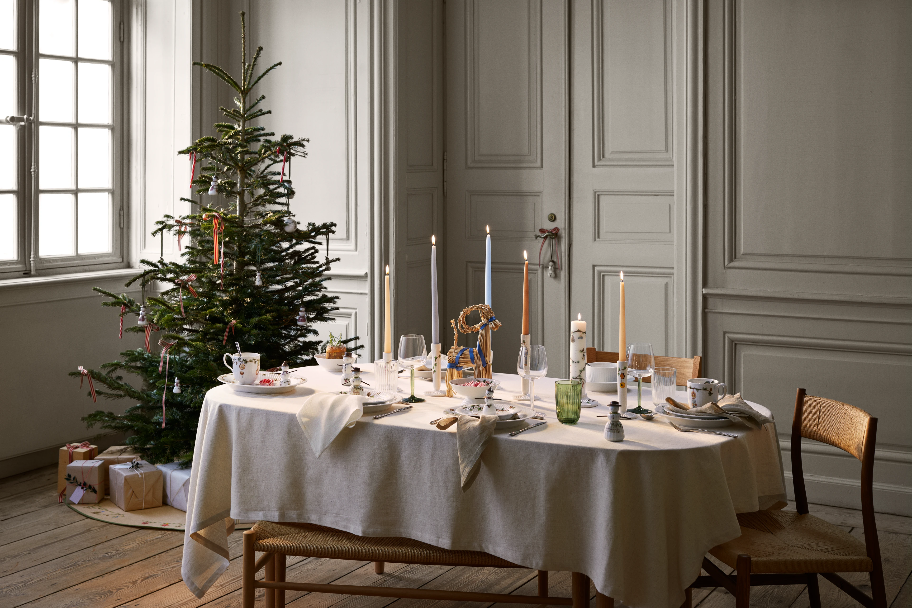 Kalenderlys 2024 Ø5 cm fra Kähler i farven Hvid m. deko, lavet af Paraffin