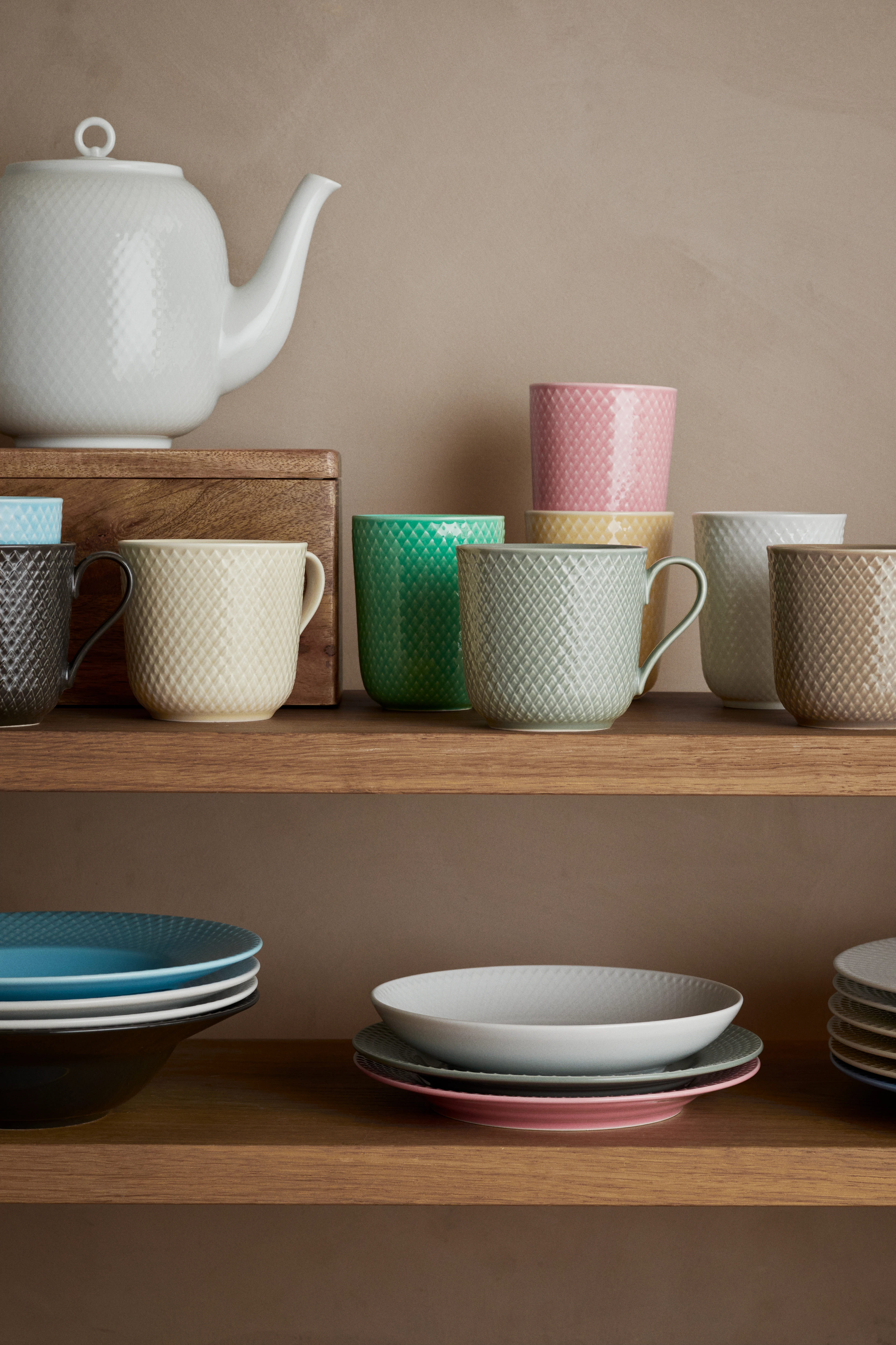 Mug with handle 39 cl from Lyngby Porcelæn in Moss color, made of Ceramics