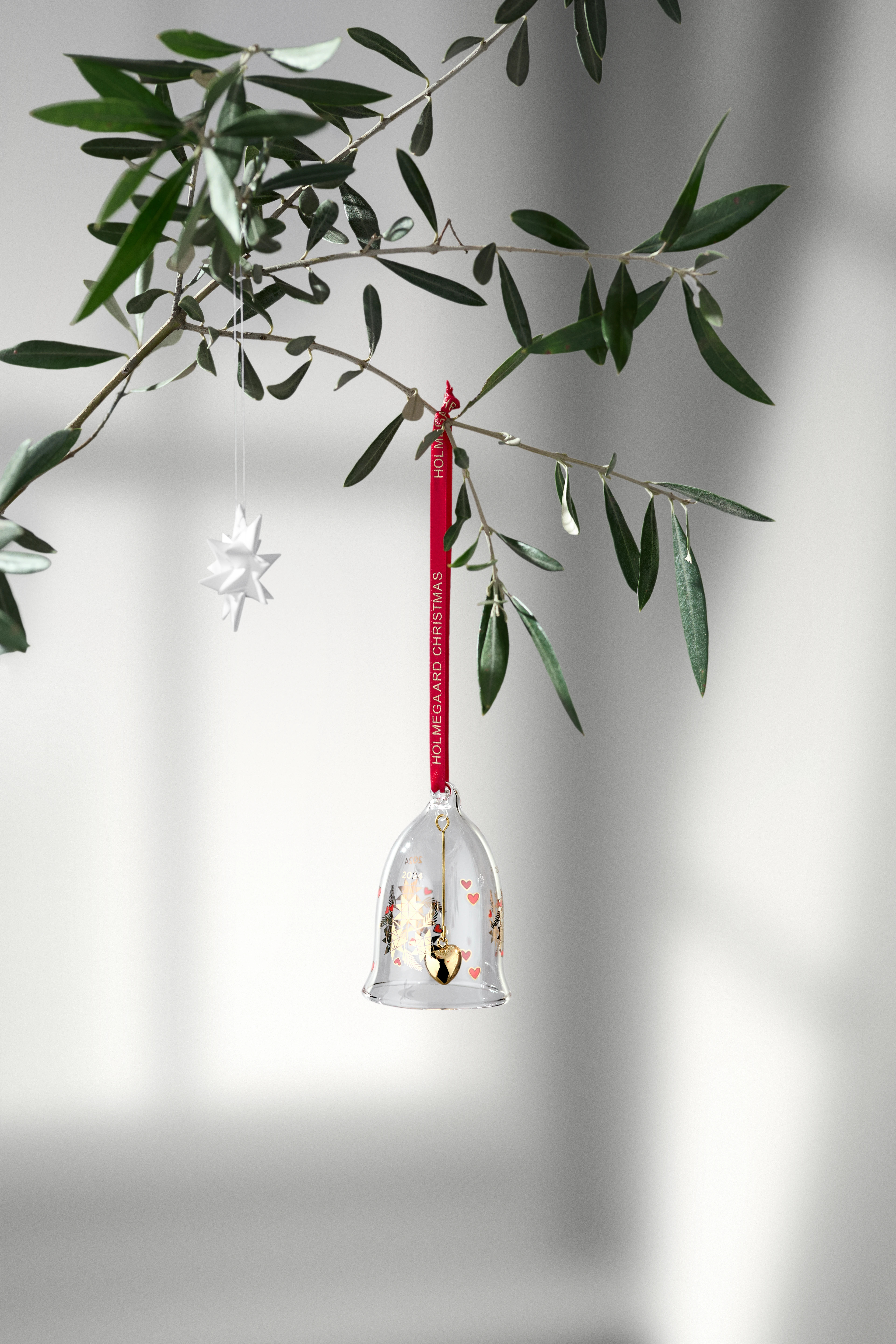 Annual Christmas Bell 2024 small from Holmegaard in Clear color, made of Glass