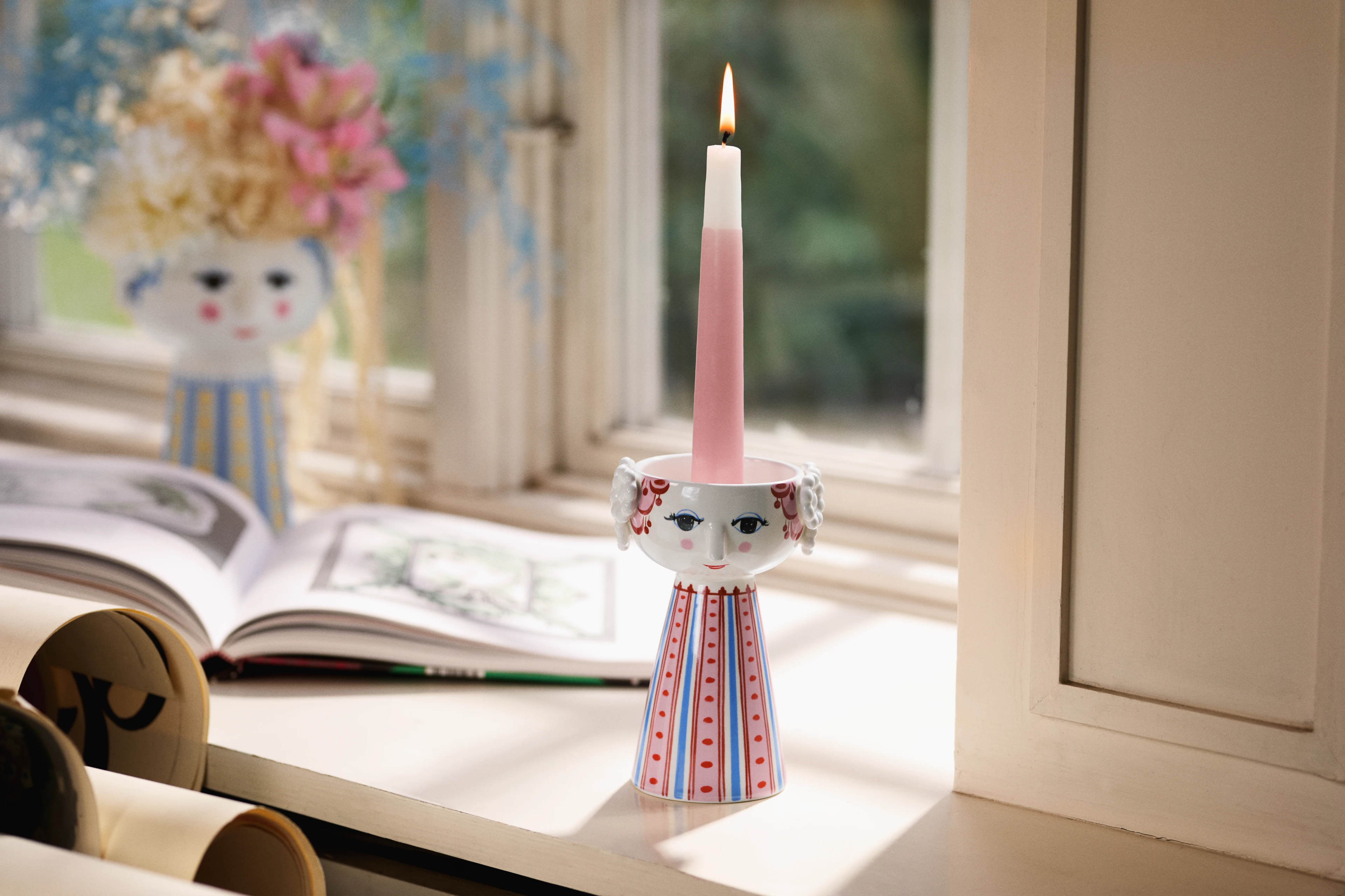 Candle holder H14 cm from Bjørn Wiinblad in Dusty red color, made of Ceramics