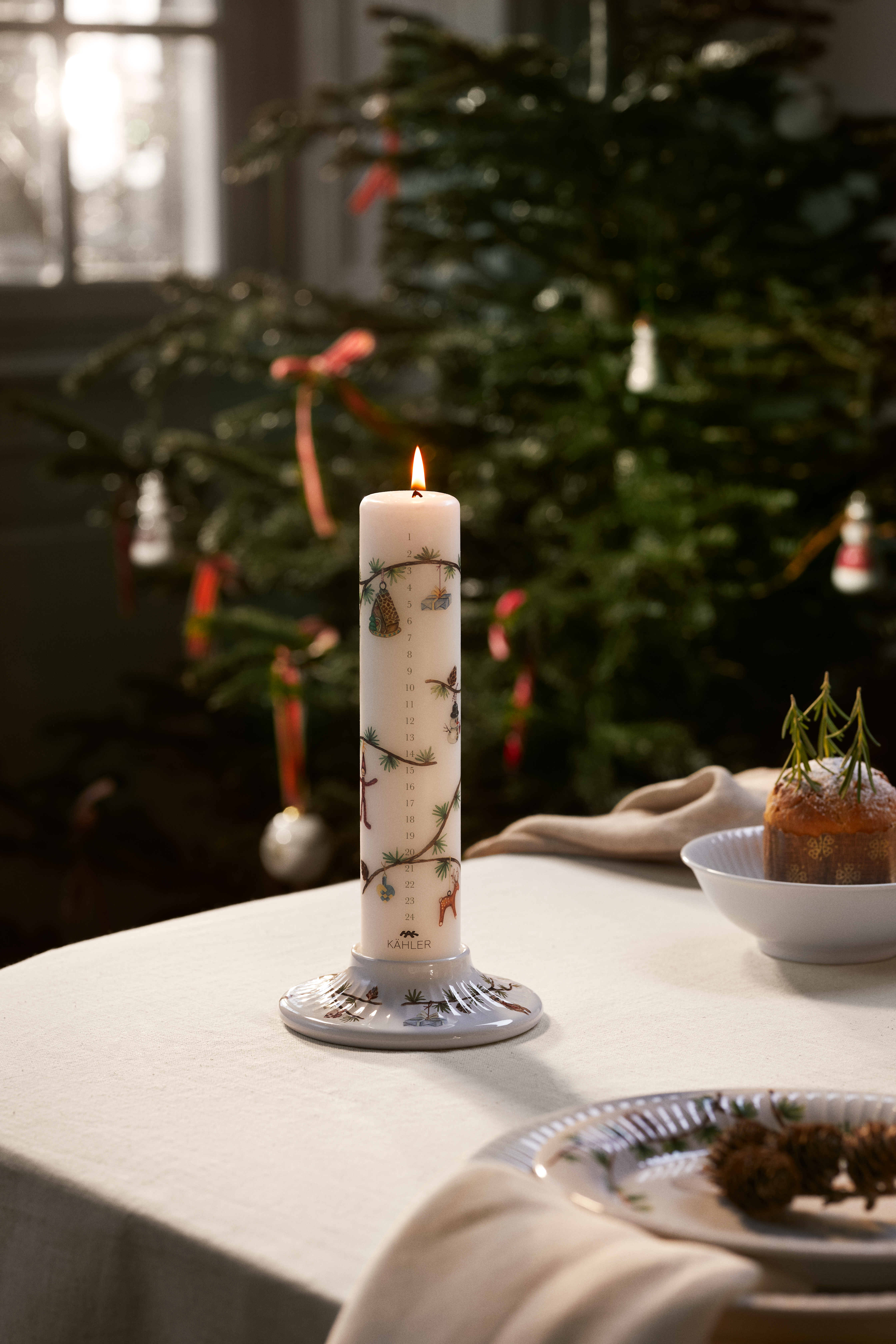 Kähler Advent Candle 2024 Ø5 cm in White w. deco