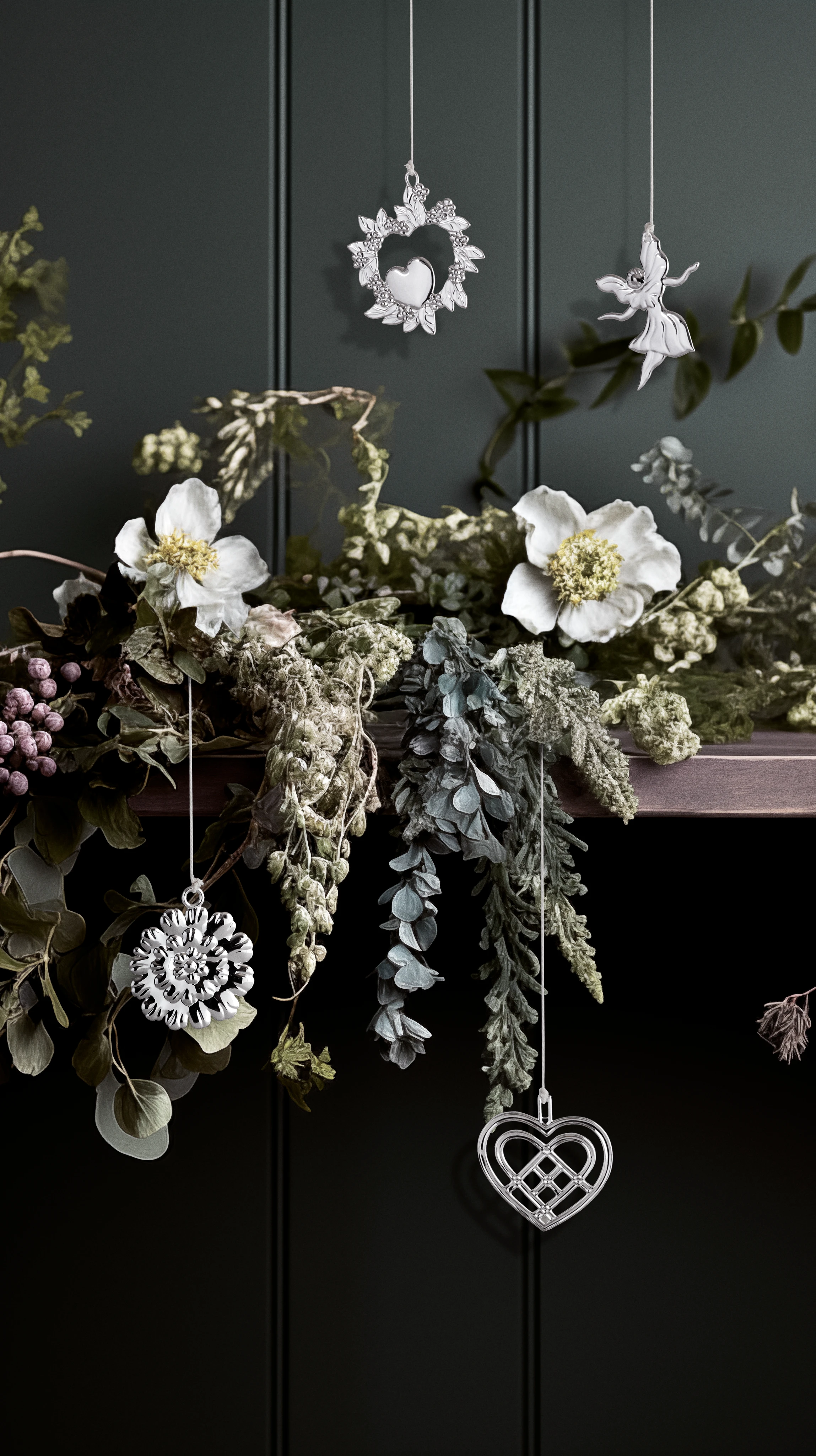 Kugleblomst H6.5 fra Rosendahl i farven Forsølvet, lavet af Metal