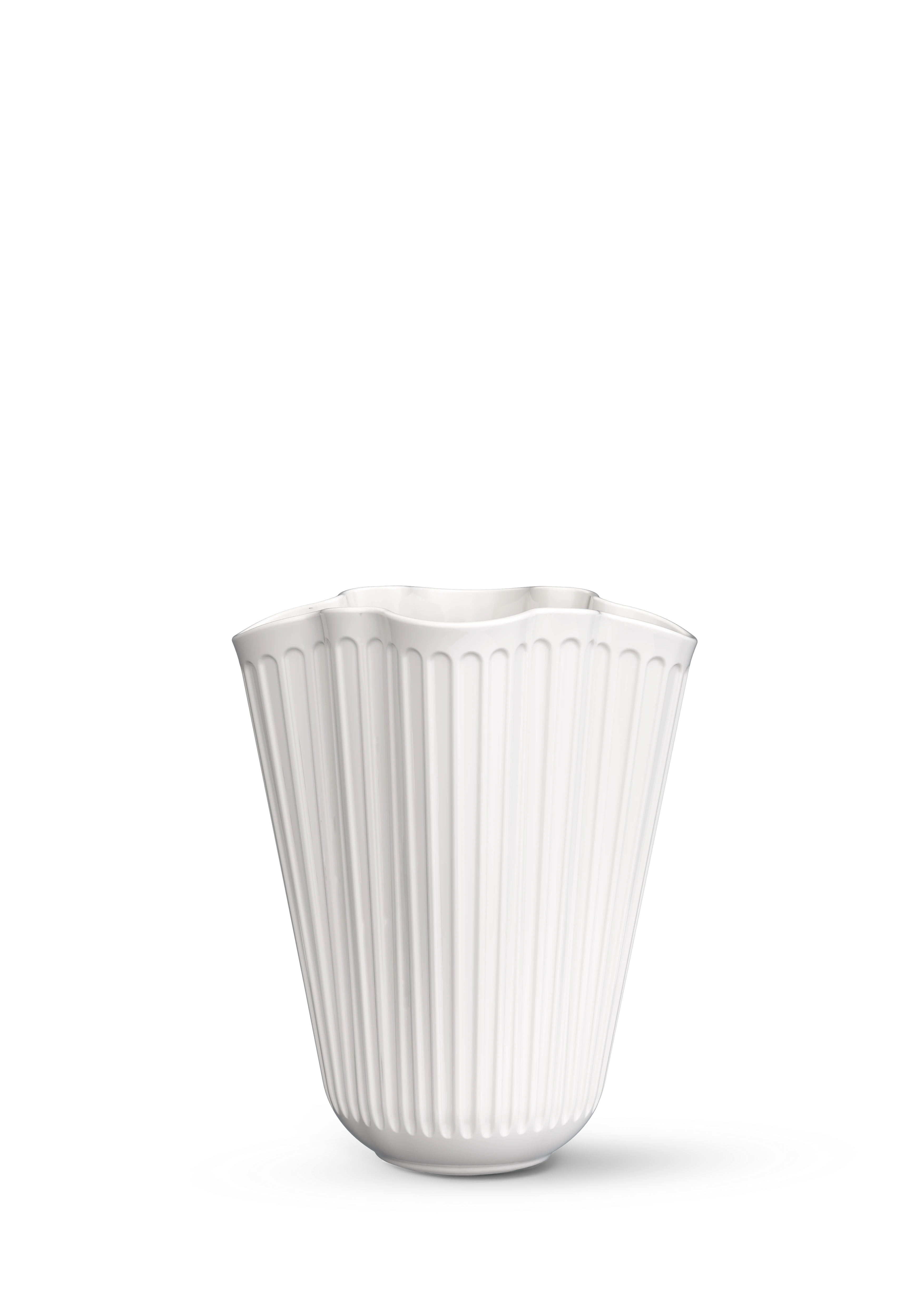 Unfold Vase H16.5 cm von Kähler in der Farbe Weiss, hergestellt aus Keramik