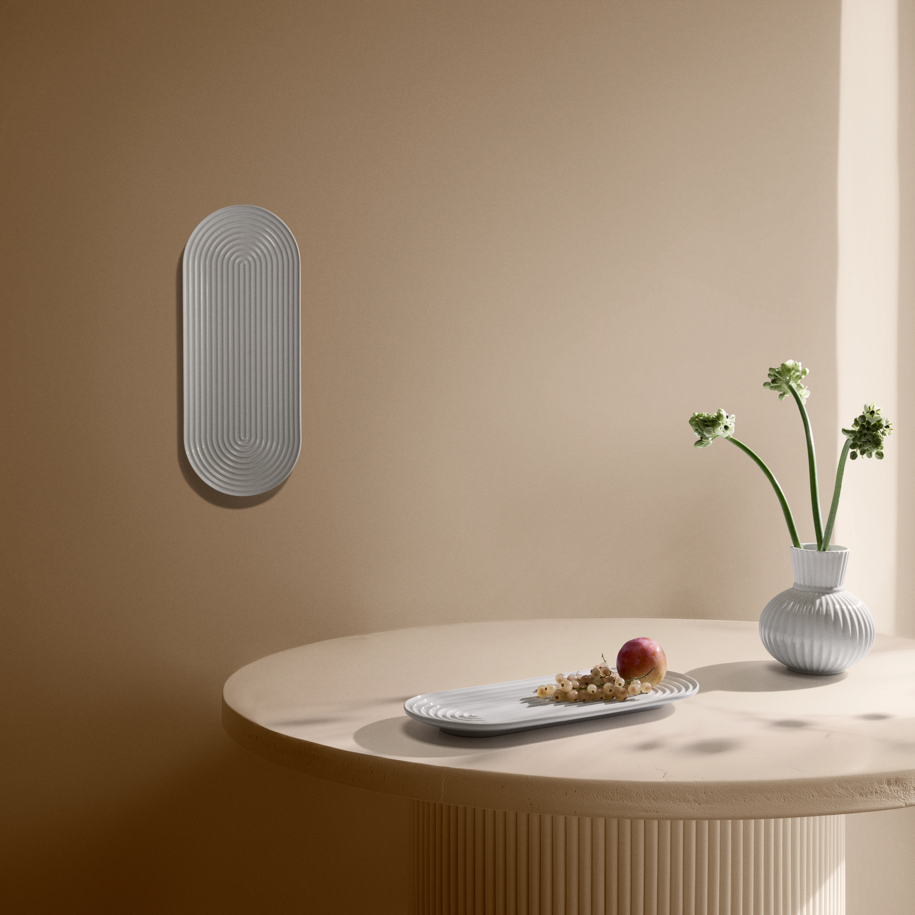 Ovalt serveringsfad 34x14.5 cm fra Lyngby Porcelæn i farven Hvid, lavet af Keramik