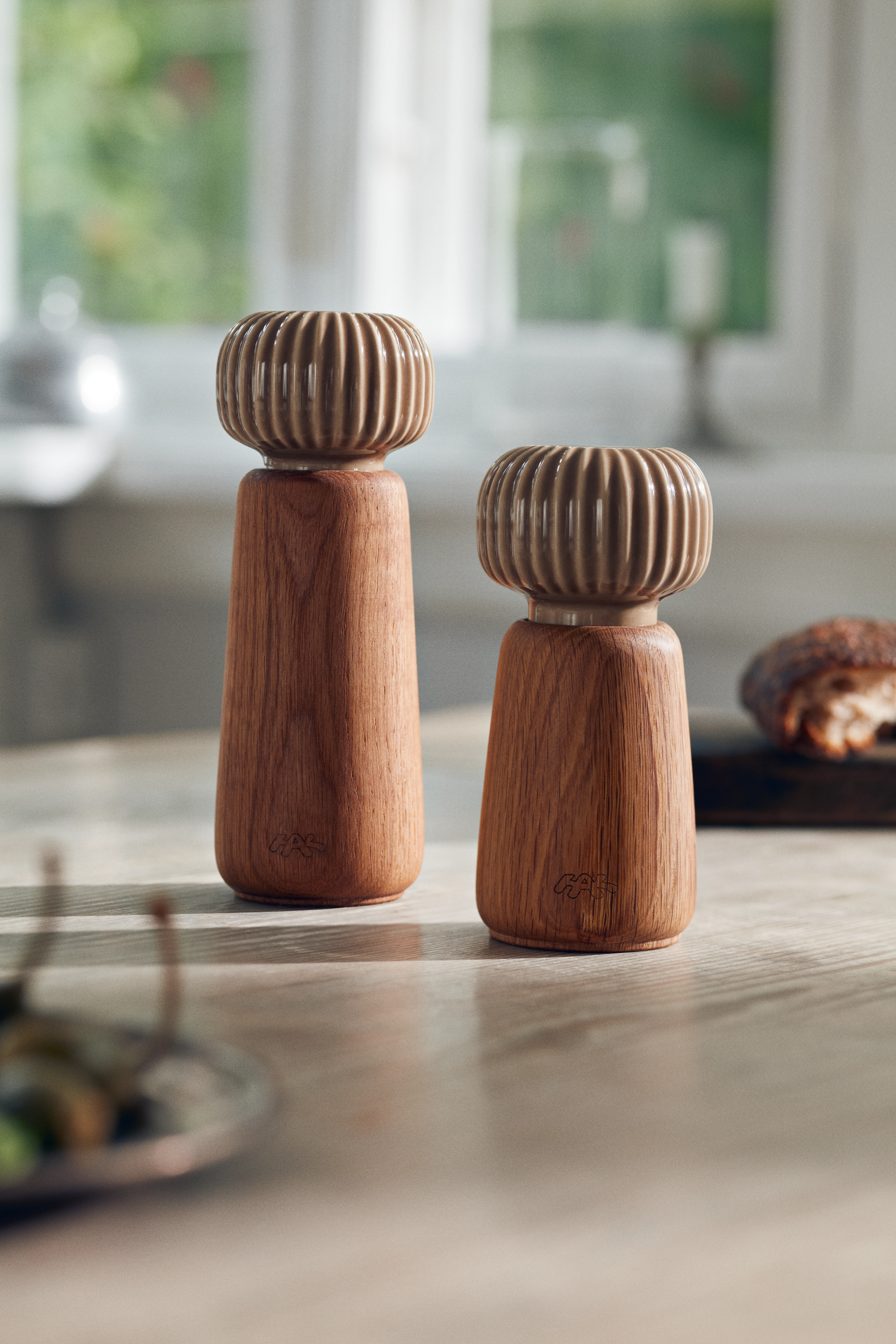 Grinder H14 cm from Kähler in Brown color, made of Ceramics